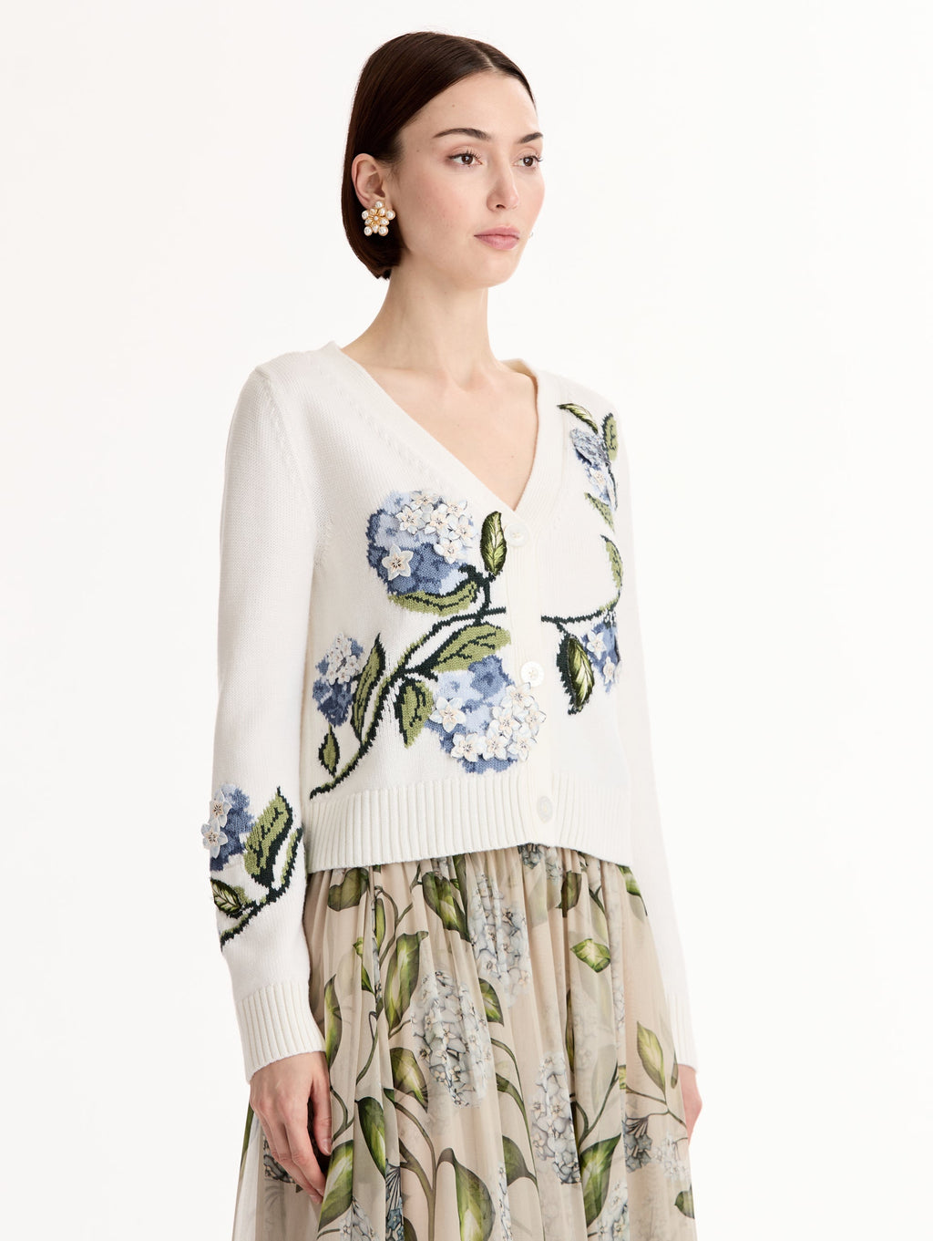‌Cream V-Neck Embroidered Cardigan‌