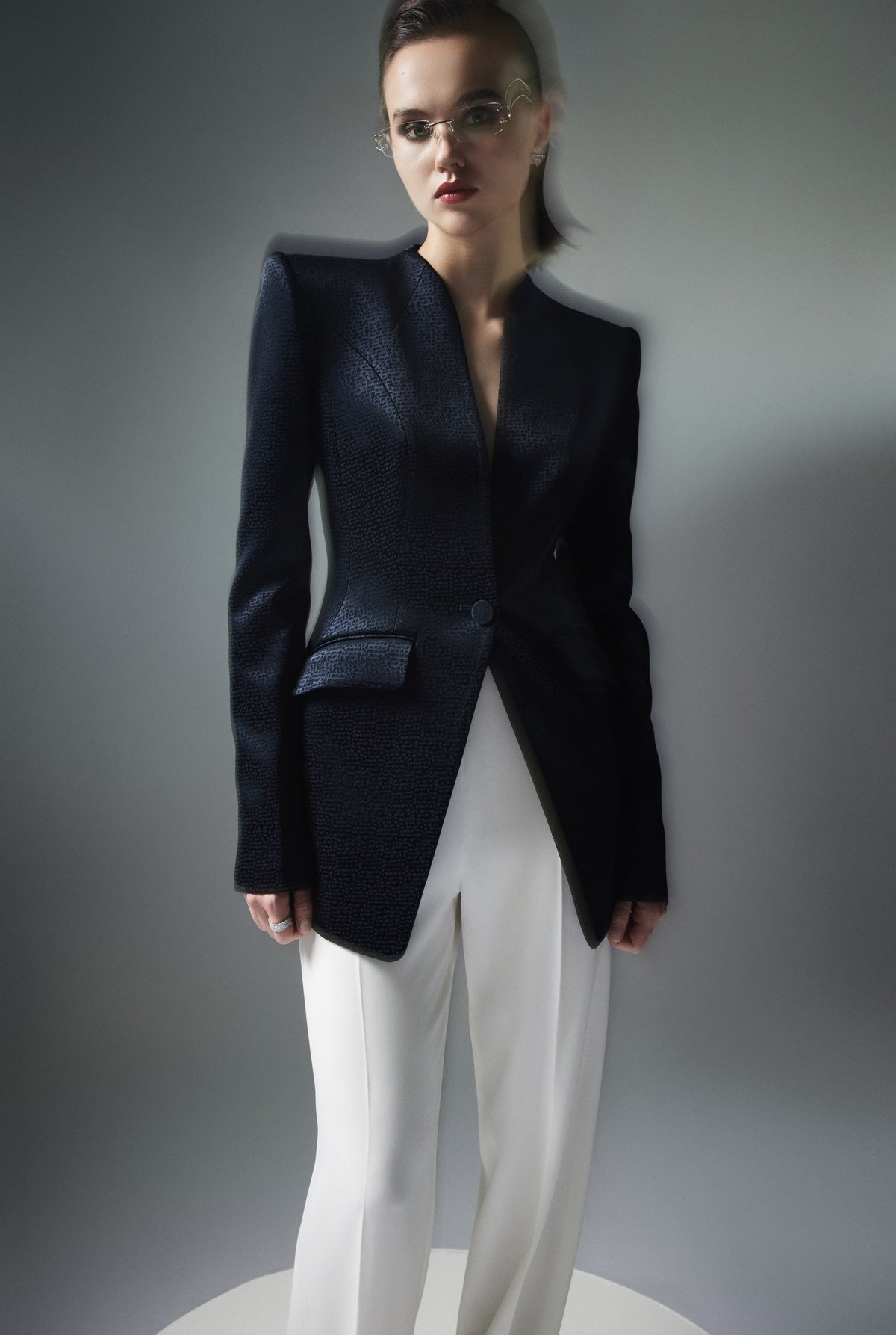 Single breasted collar fitted jacket