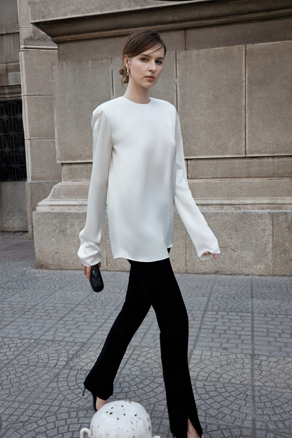 White round neck shirt