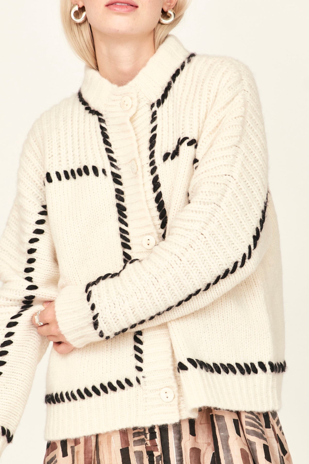 Cardigan in Ivory/Black