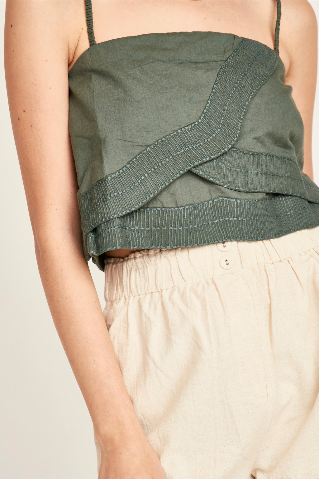 Asymmetrical tiers Waist length tank