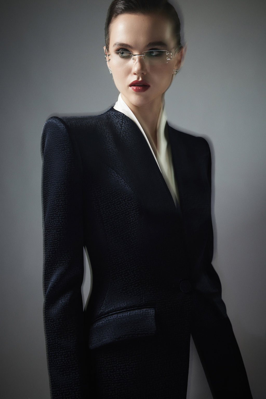Single breasted collar fitted jacket