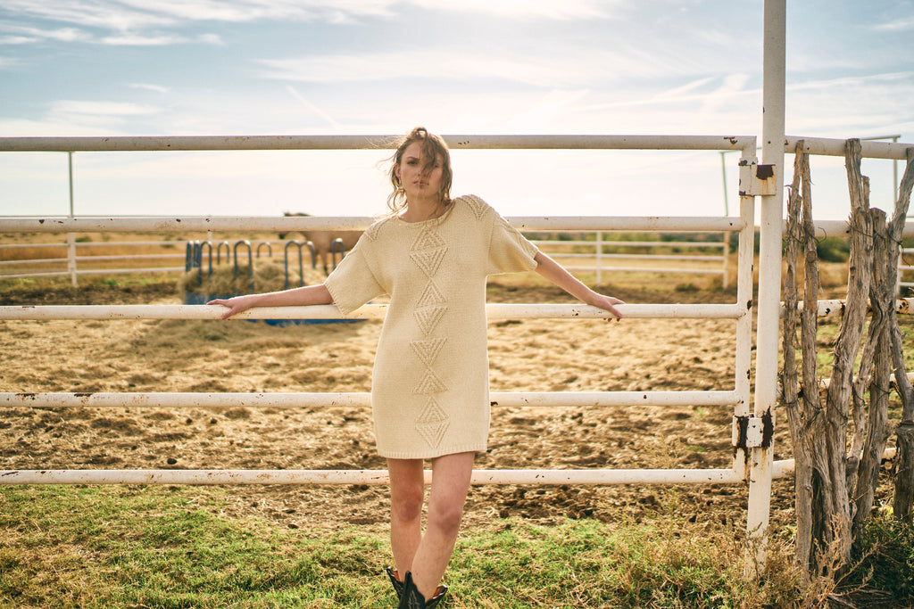 Dress in oversized short sleeves