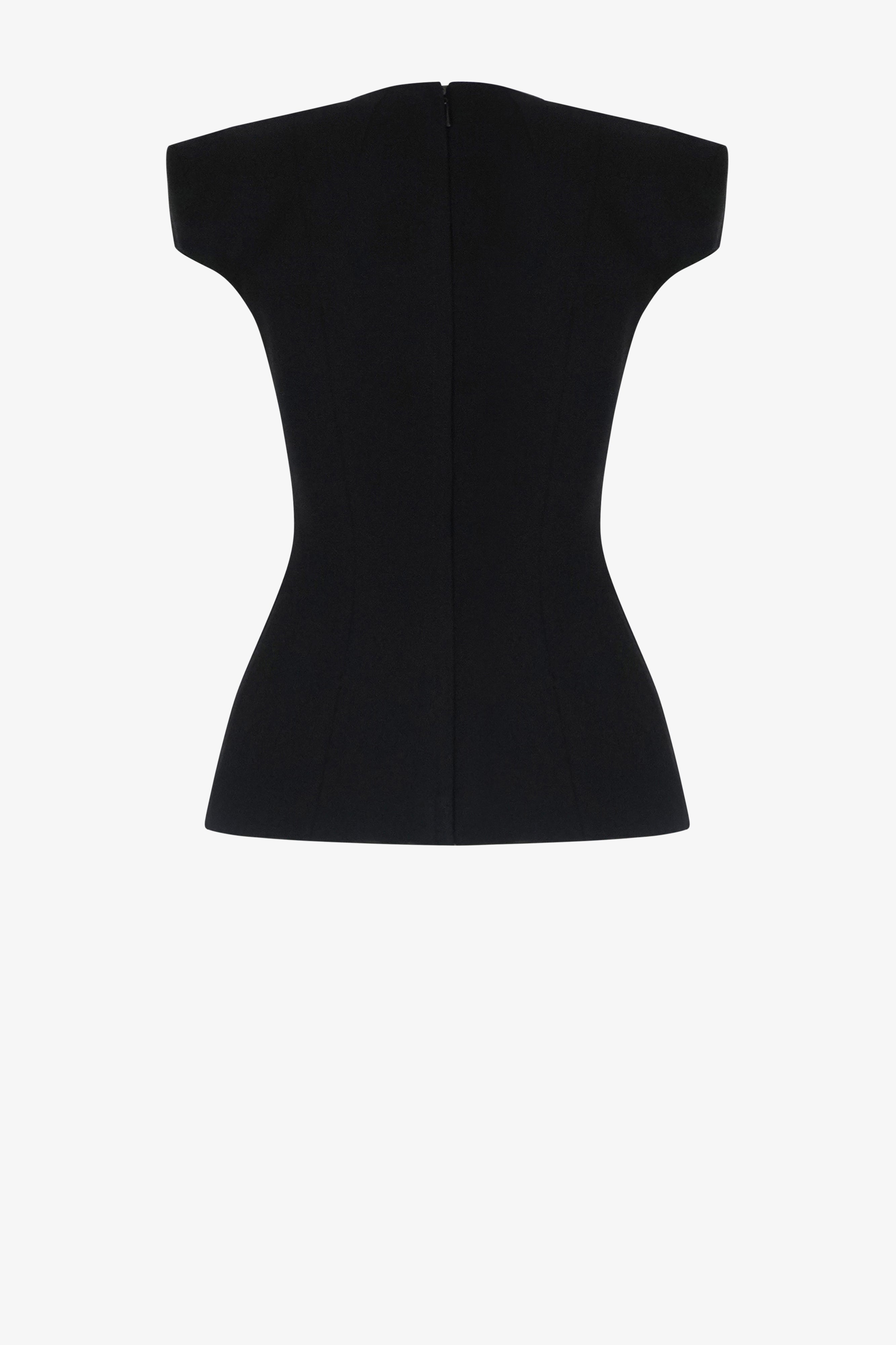 Round neckline square-cut shoulders top