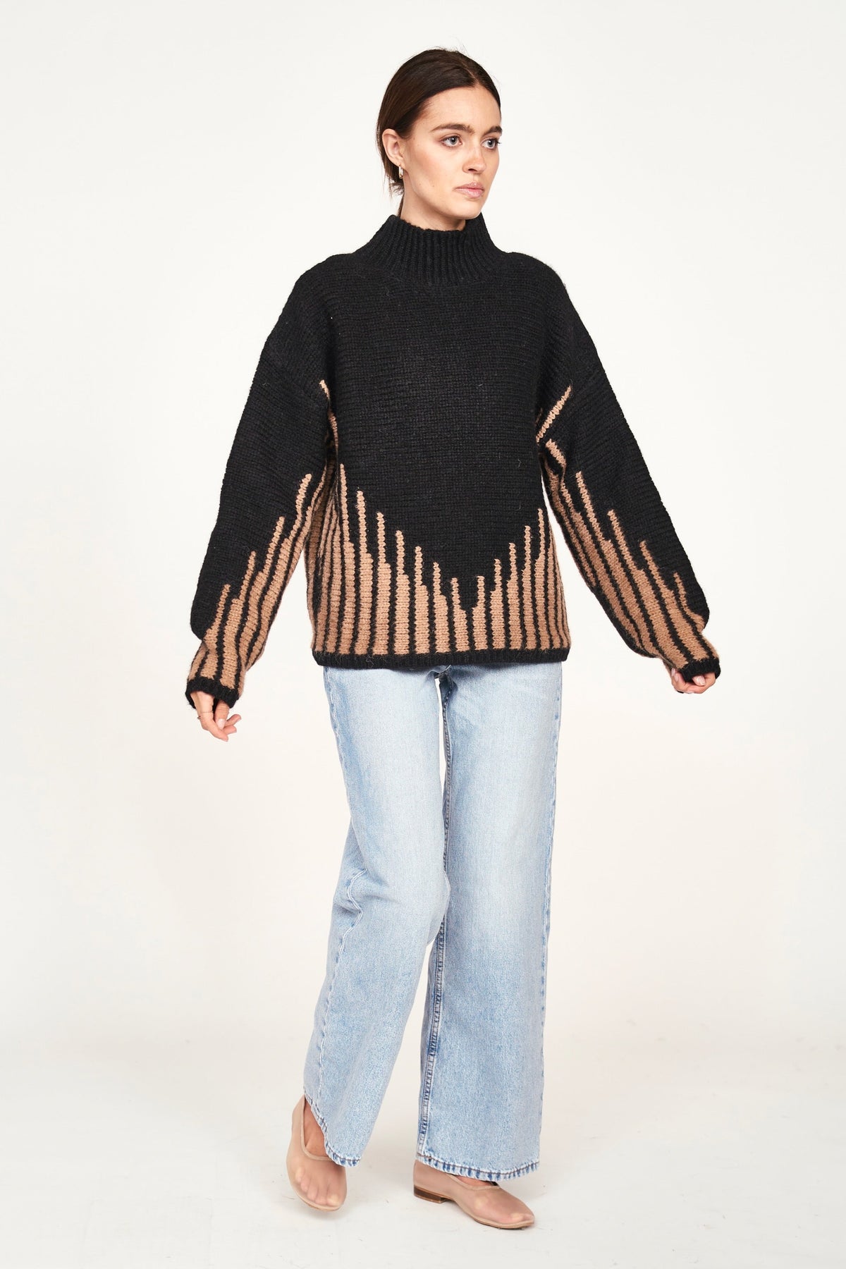 Sweater in Black Ridge