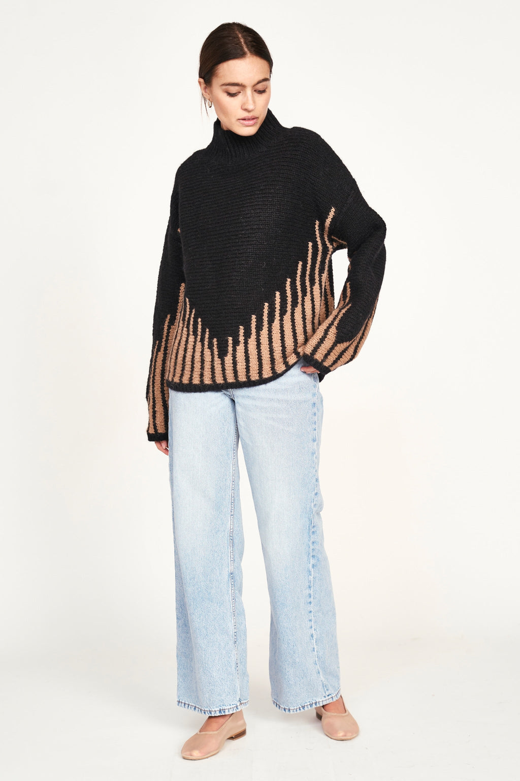 Sweater in Black Ridge