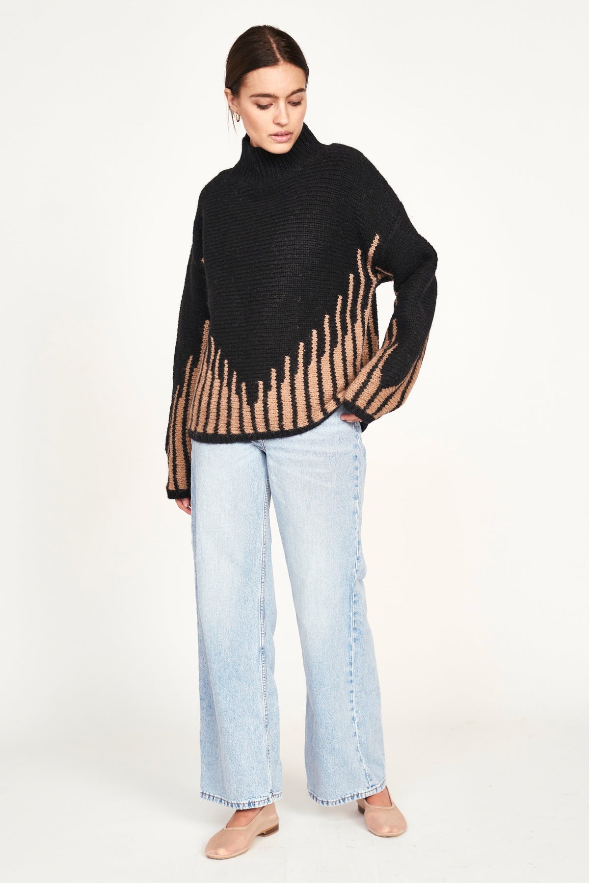 Sweater in Black Ridge
