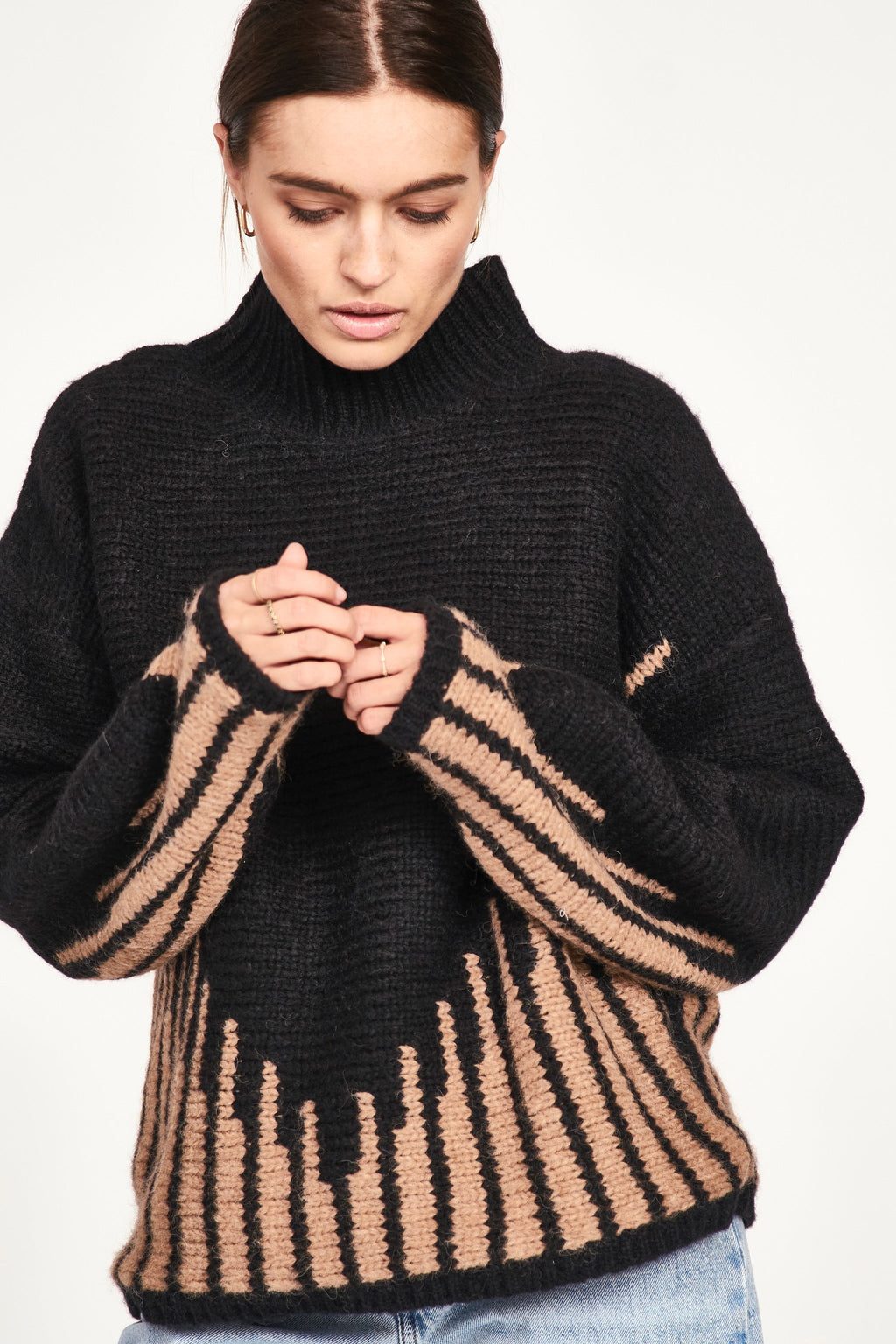 Sweater in Black Ridge