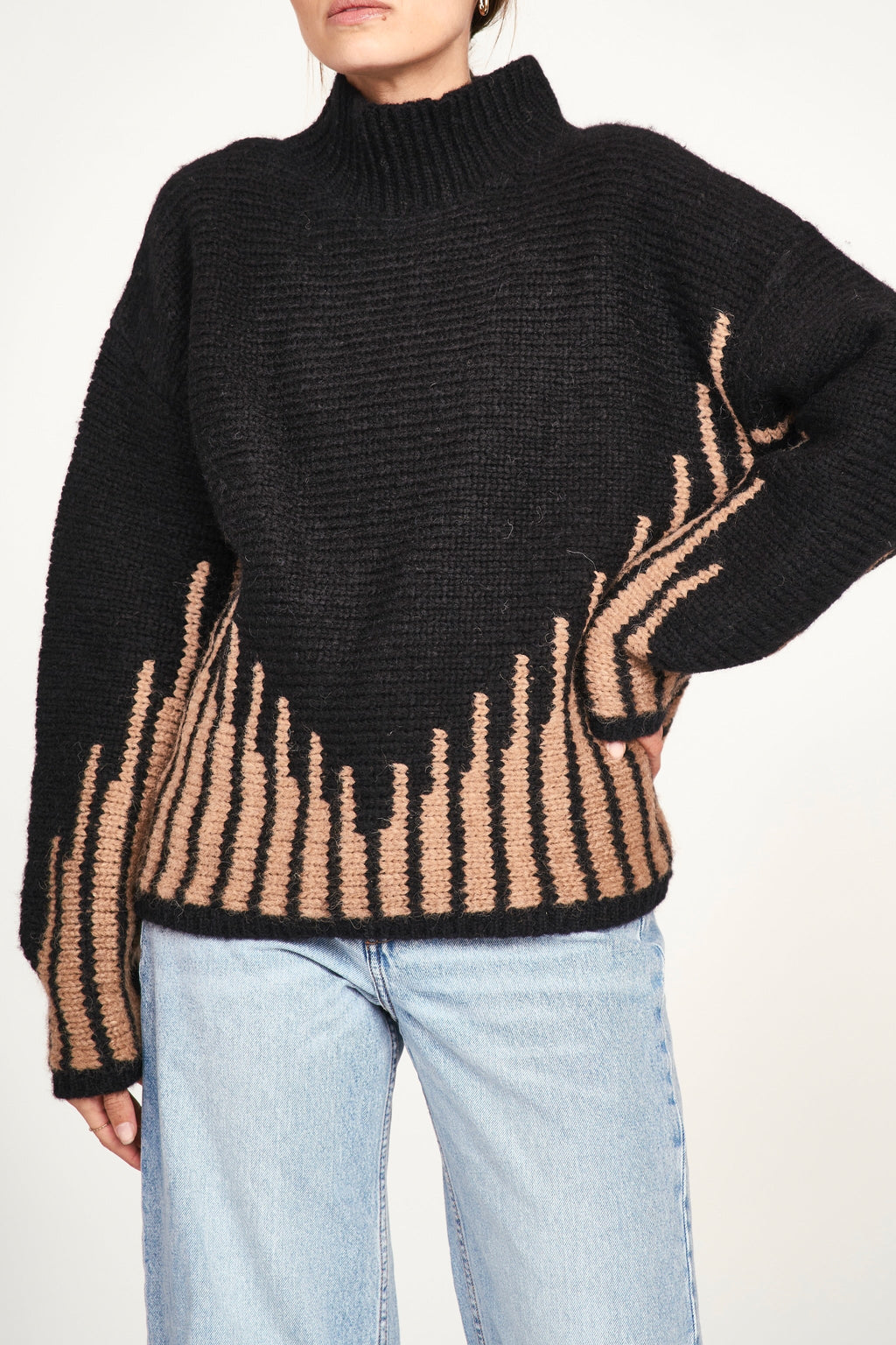 Sweater in Black Ridge