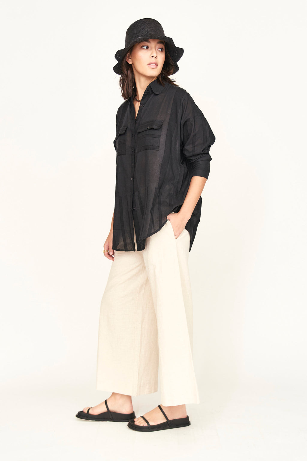 Shirt in Oversized Black