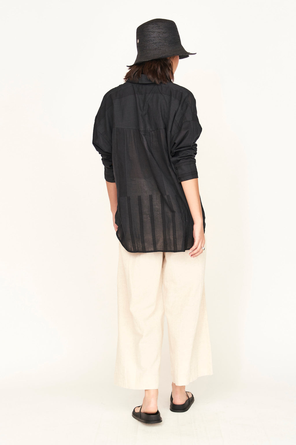 Shirt in Oversized Black