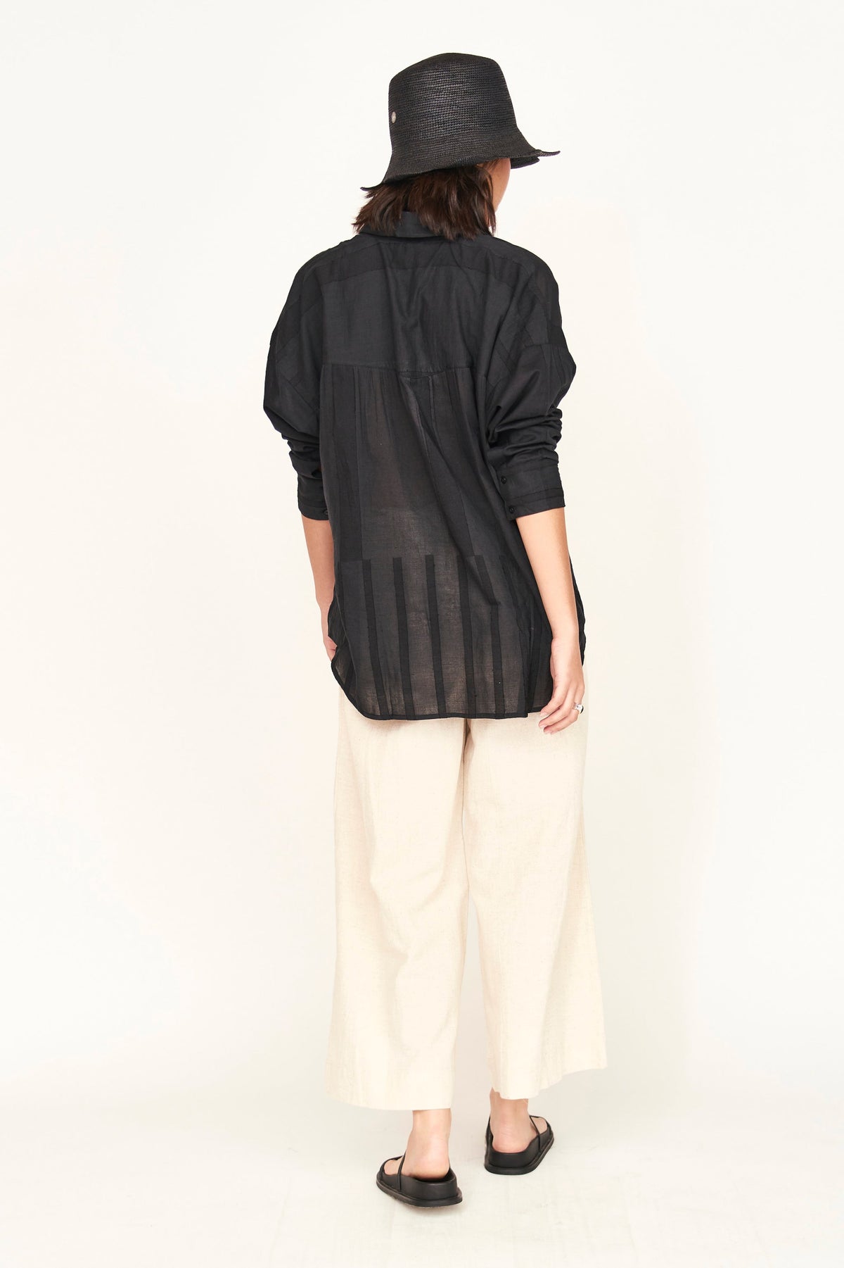 Shirt in Oversized Black