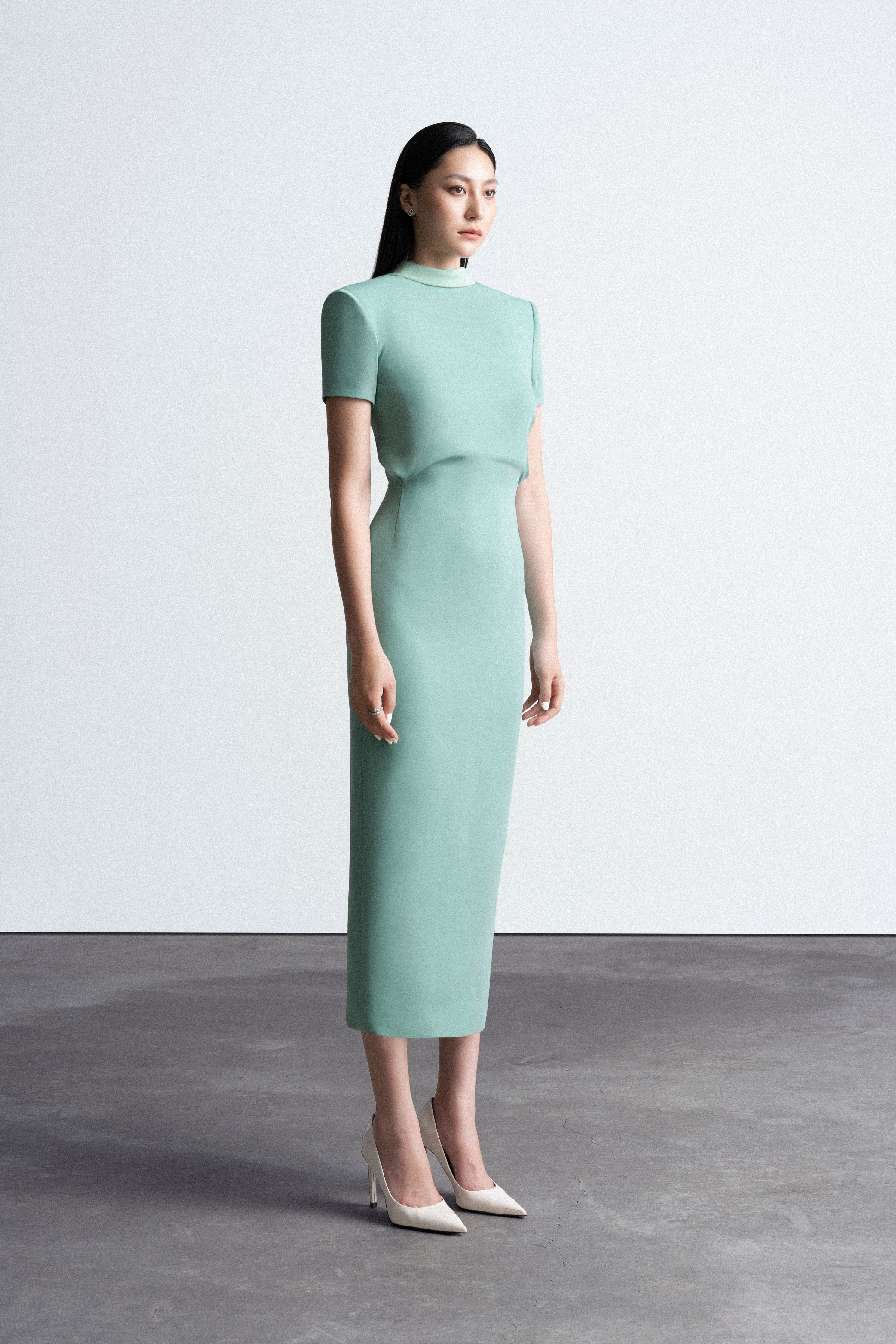 Right angled shoulder short sleeved dress