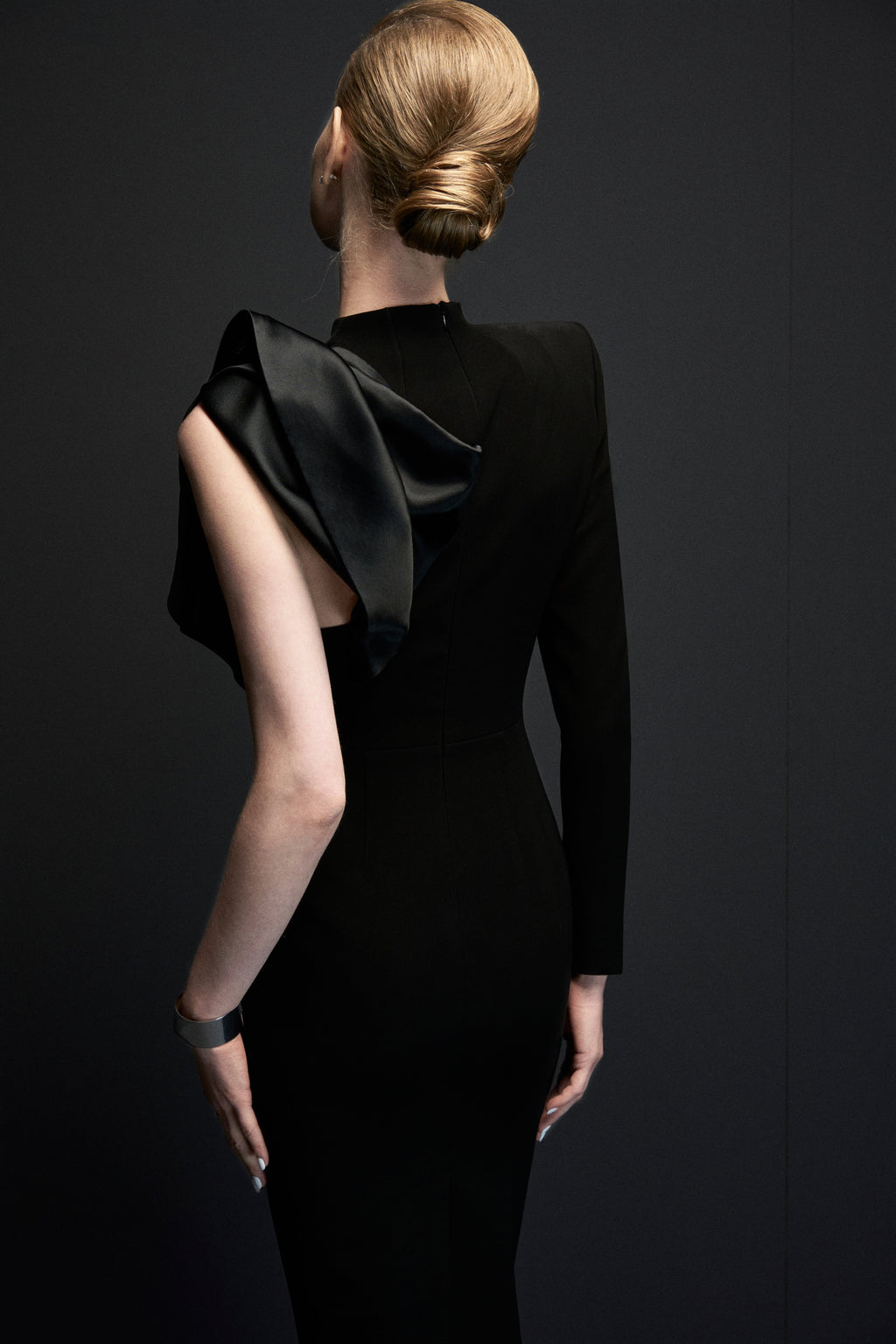 Drooping folds dress