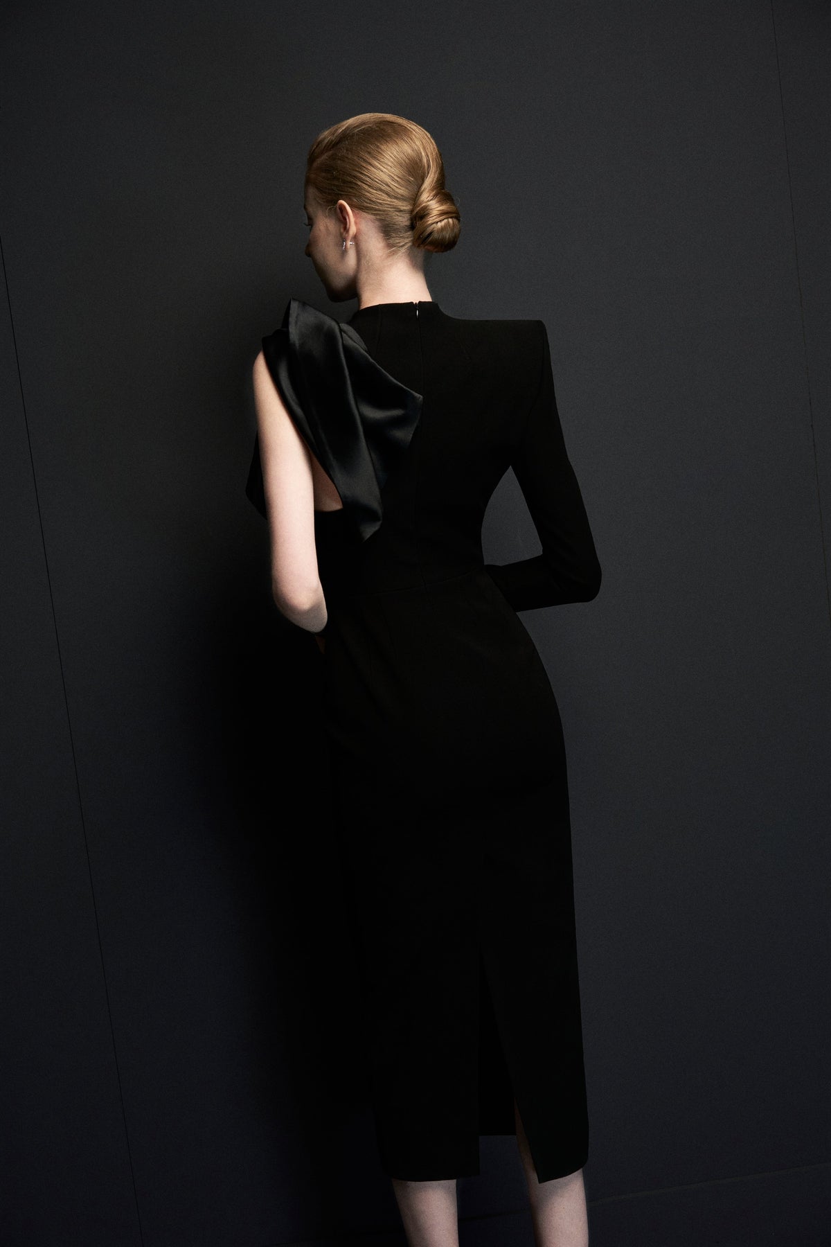Drooping folds dress