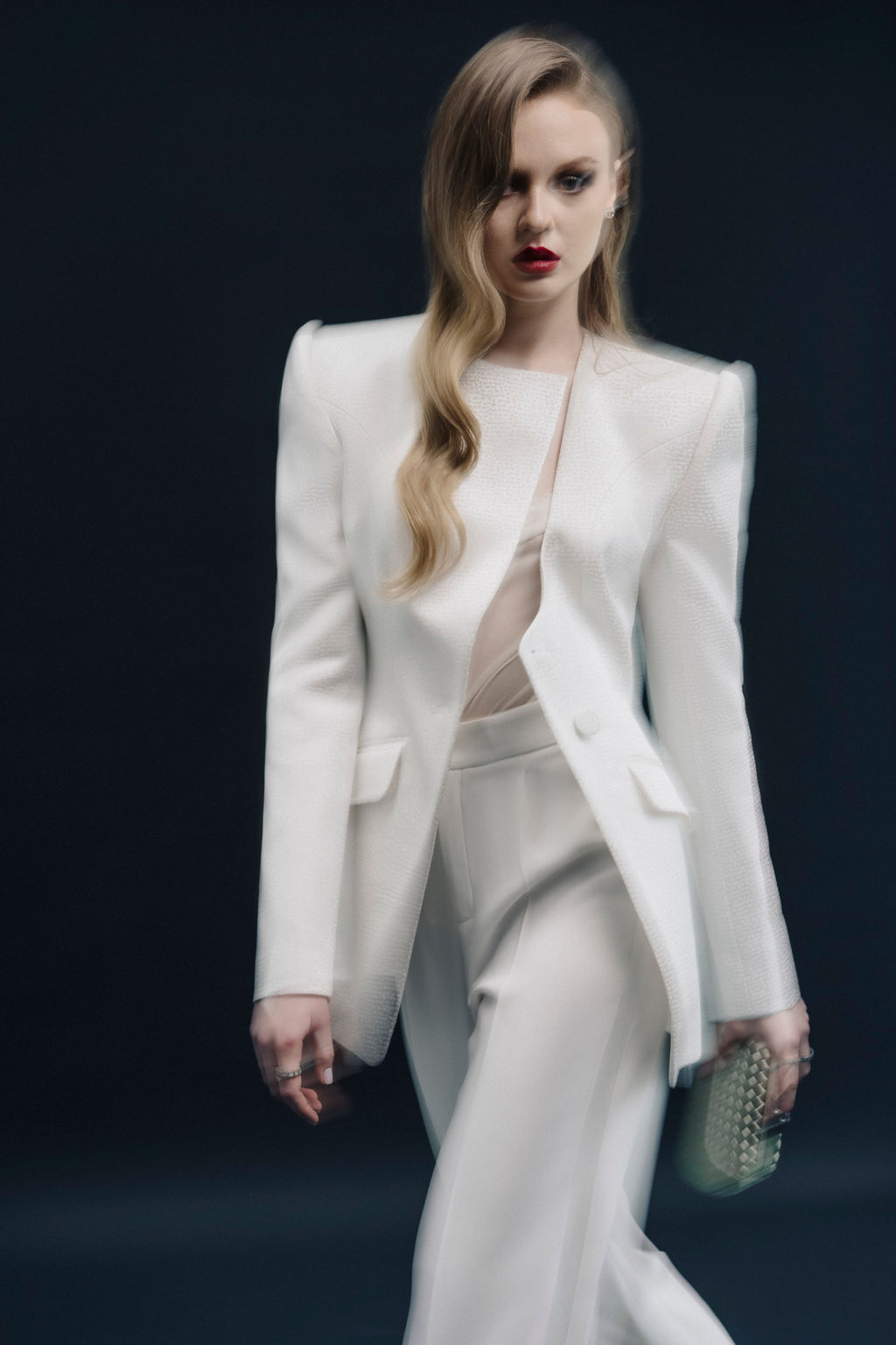 Hanging collar shirt
