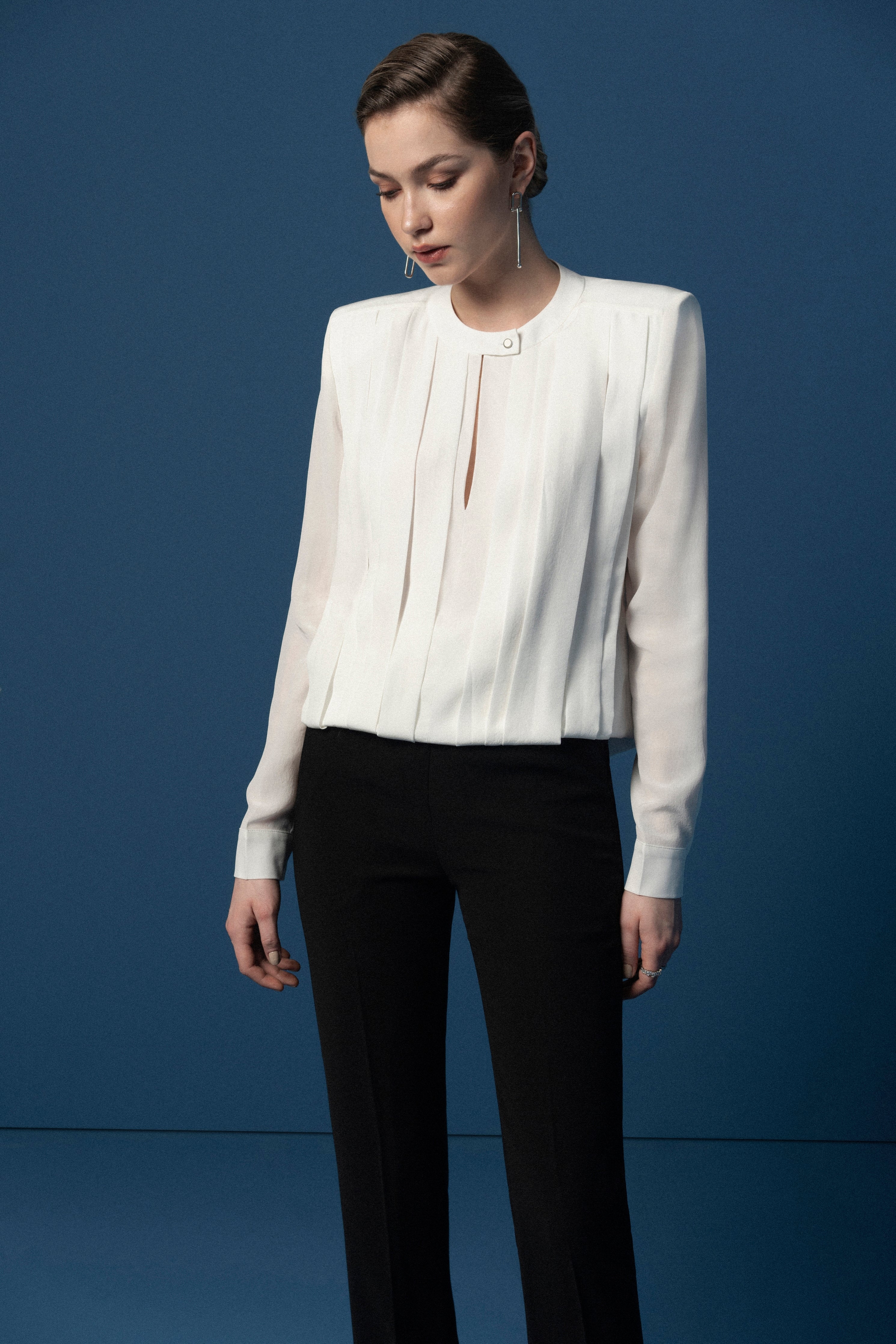 Round neck folded pleated shirt
