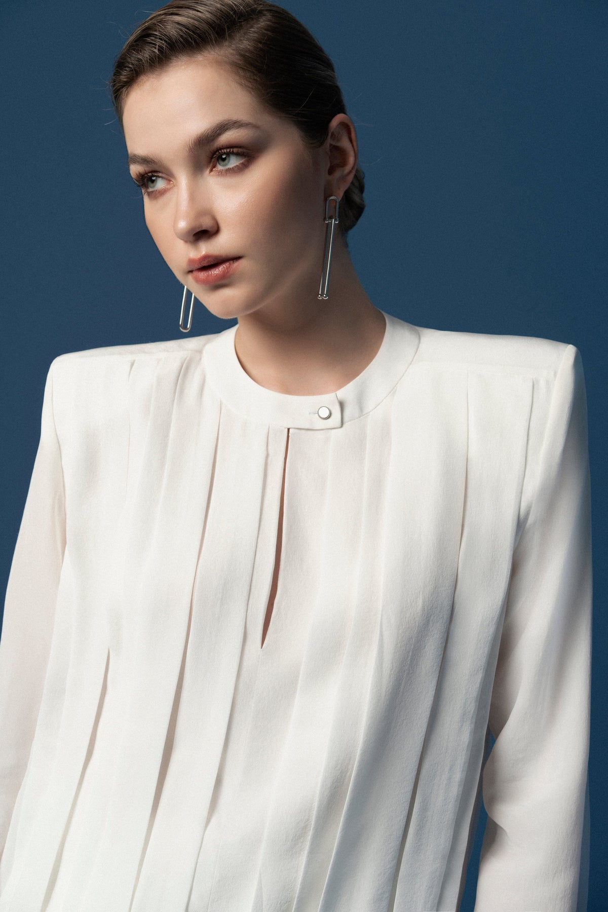 Round neck folded pleated shirt
