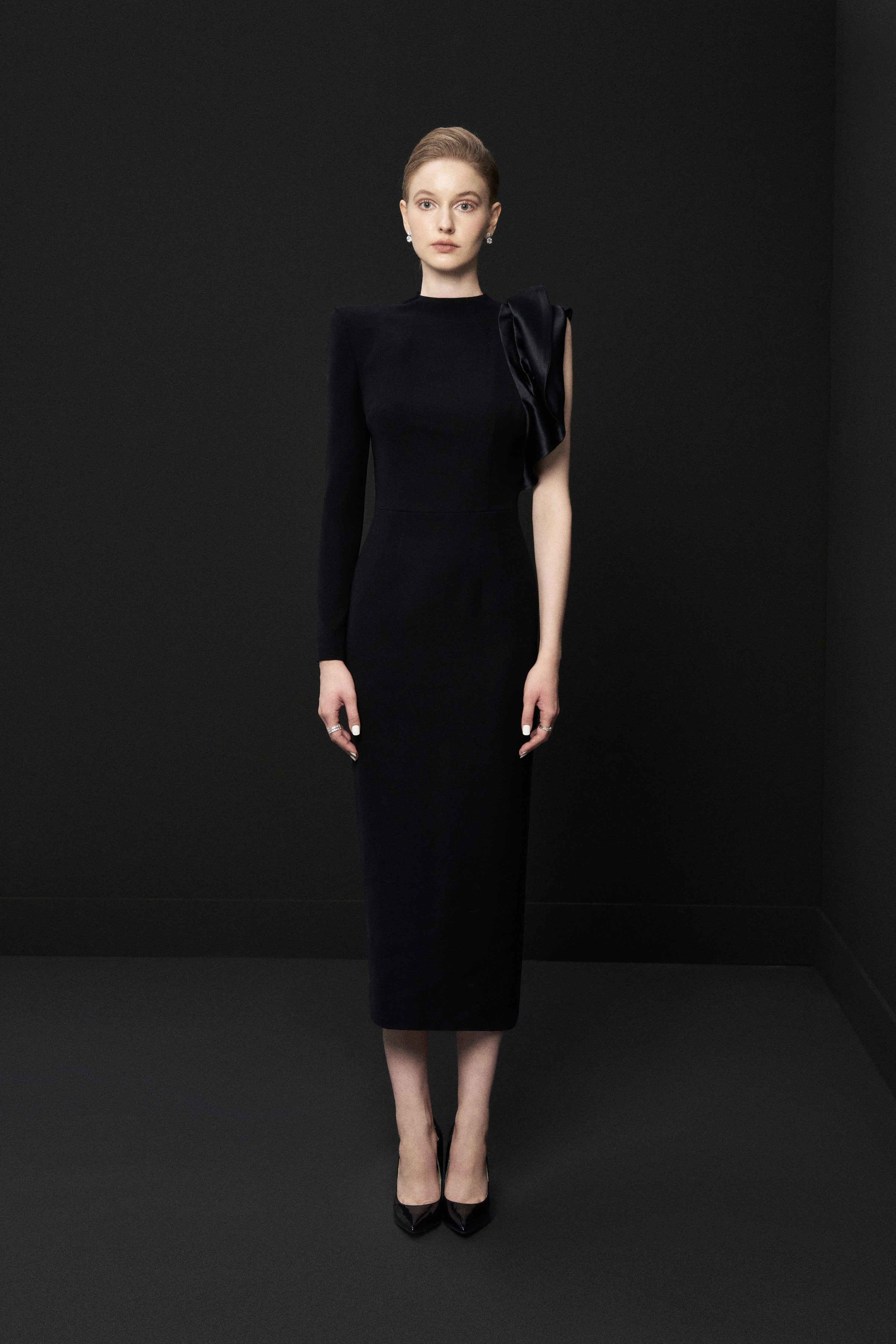Drooping folds dress