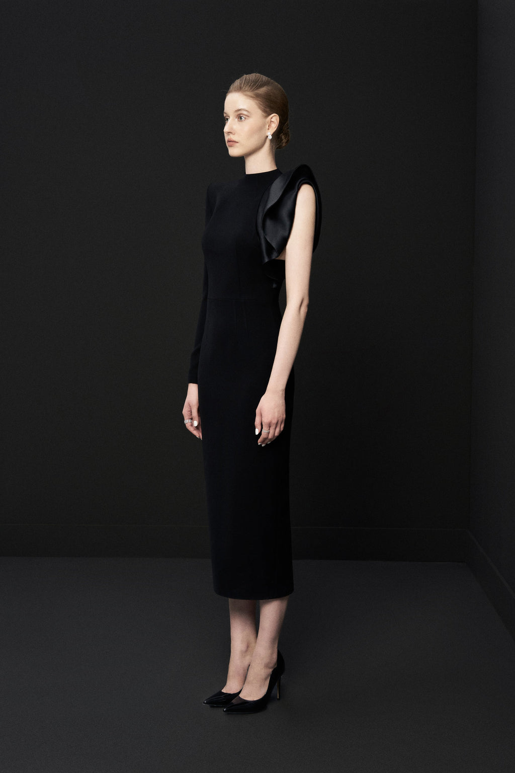 Drooping folds dress