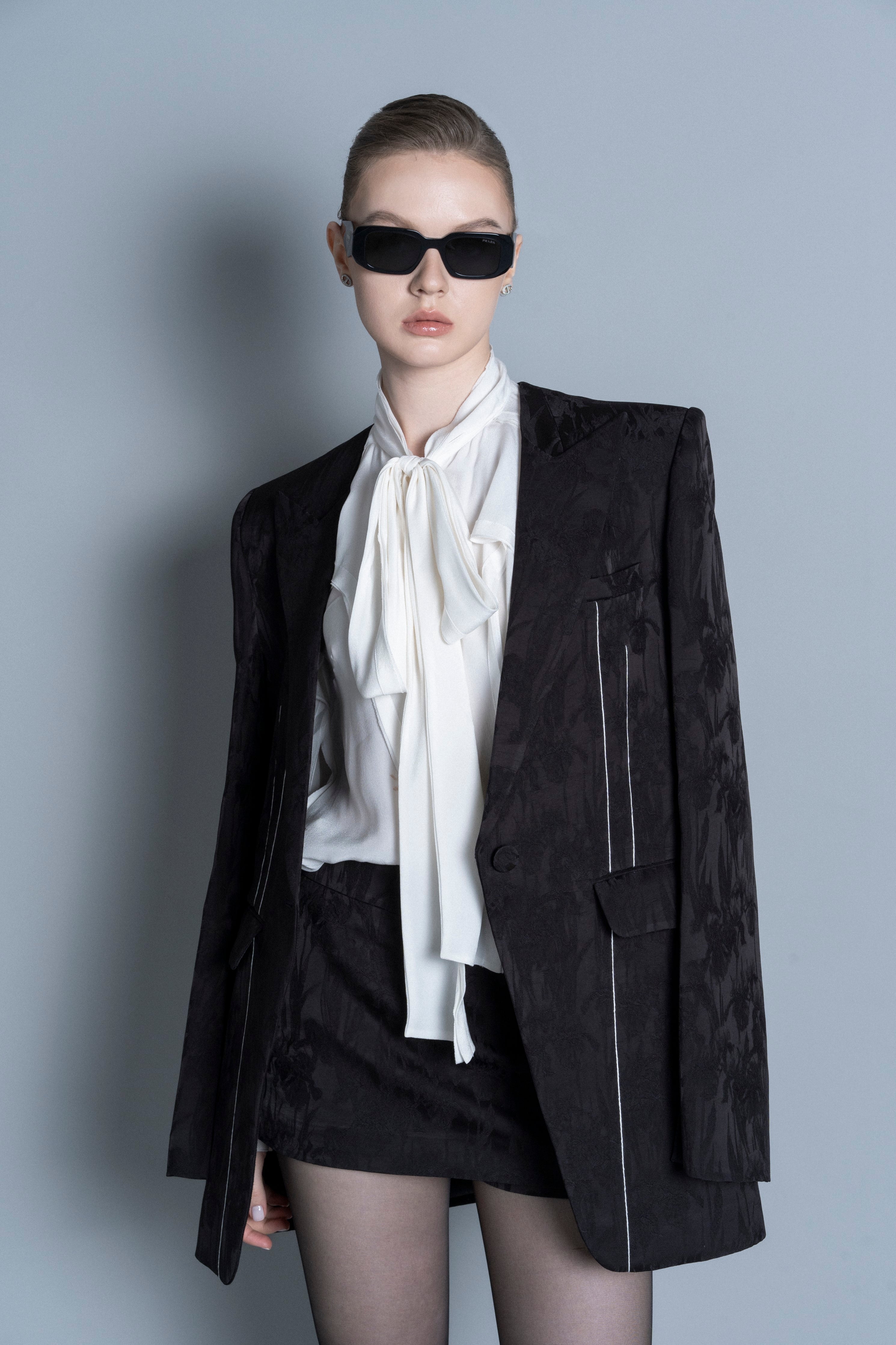 Tie collar shirt