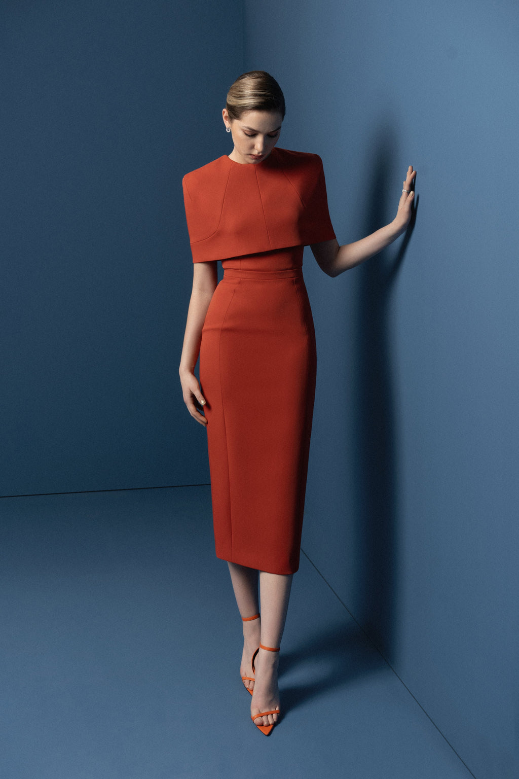 Shoulder cape dress
