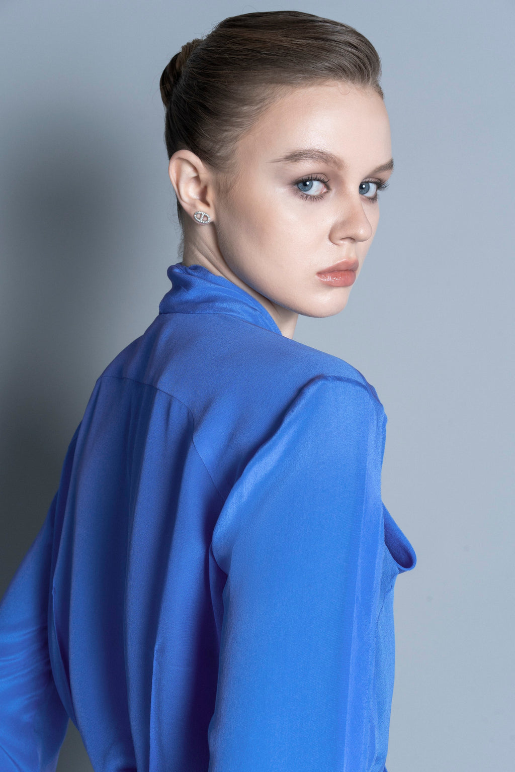 Blue tie collar shirt