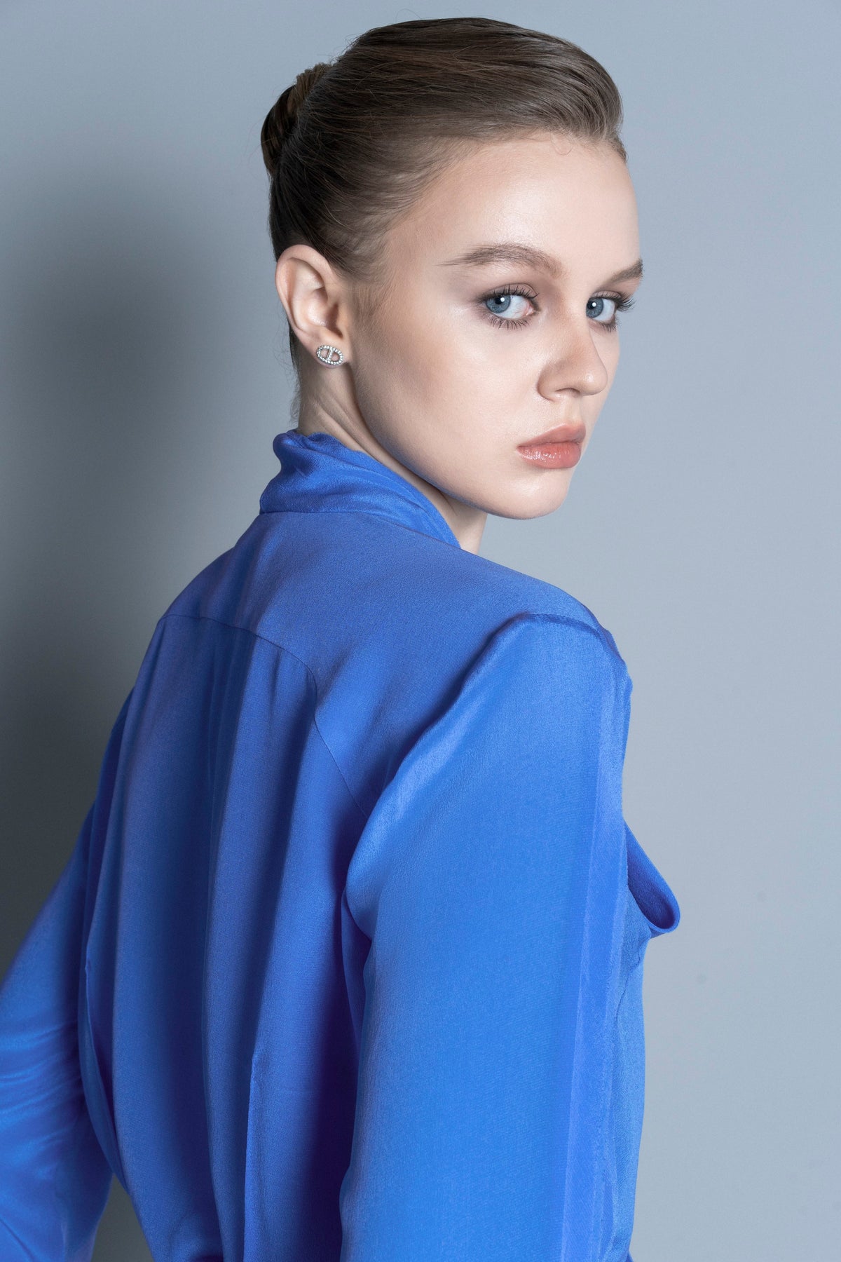 Blue tie collar shirt