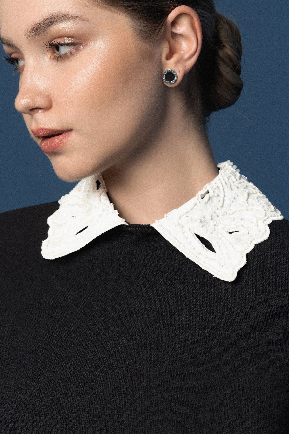 Embroidered collar with holes dress