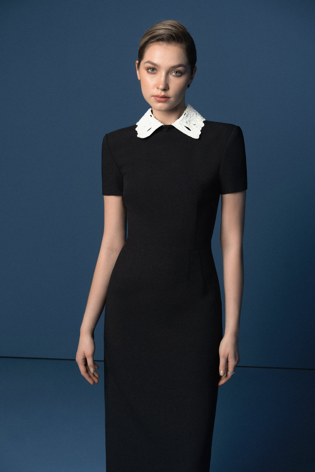 Embroidered collar with holes dress