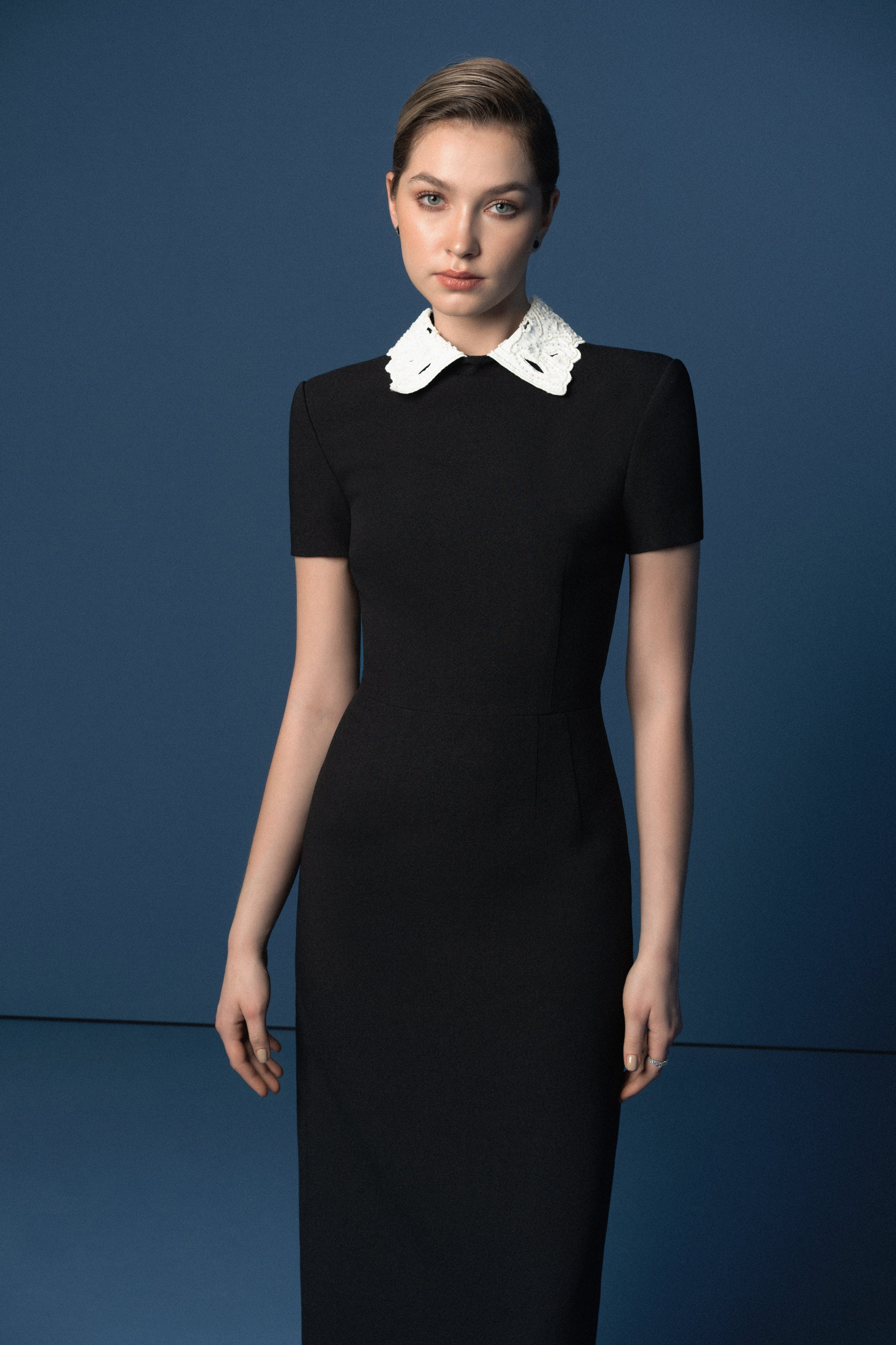 Embroidered collar with holes dress
