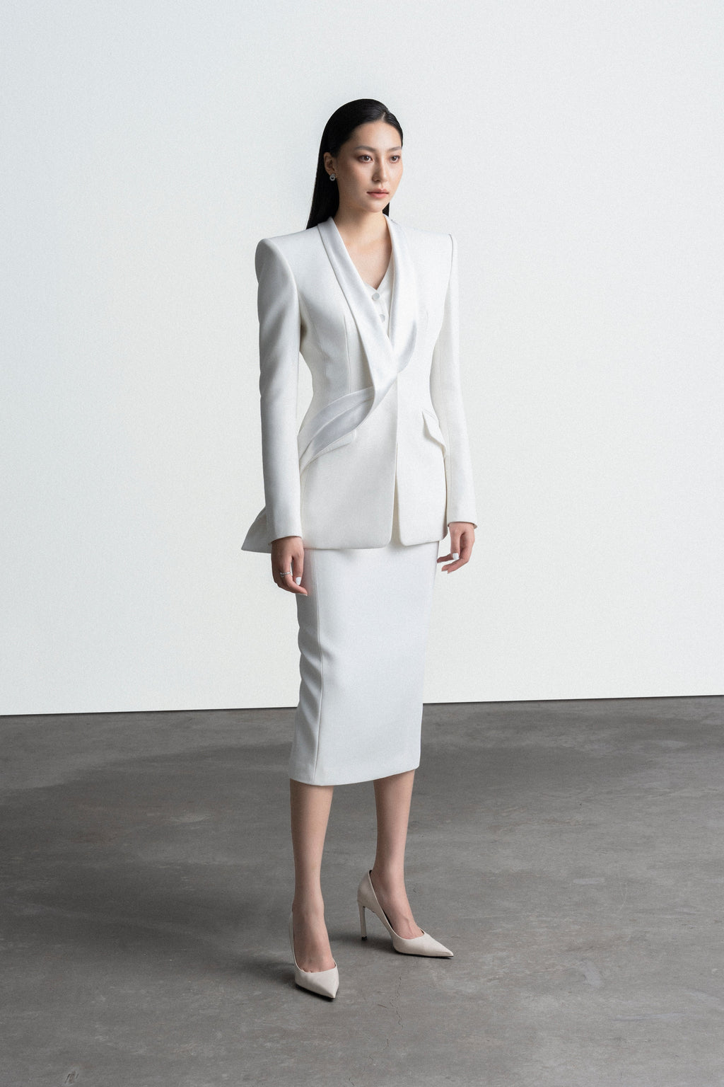 Slim Crisscross Suit