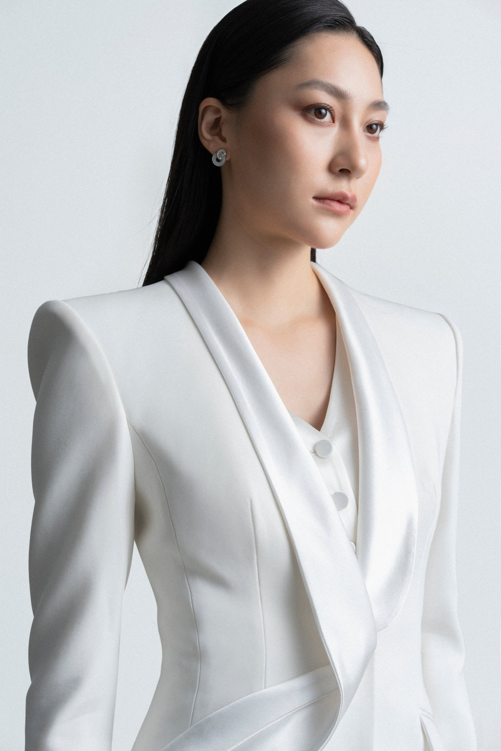 Slim Crisscross Suit