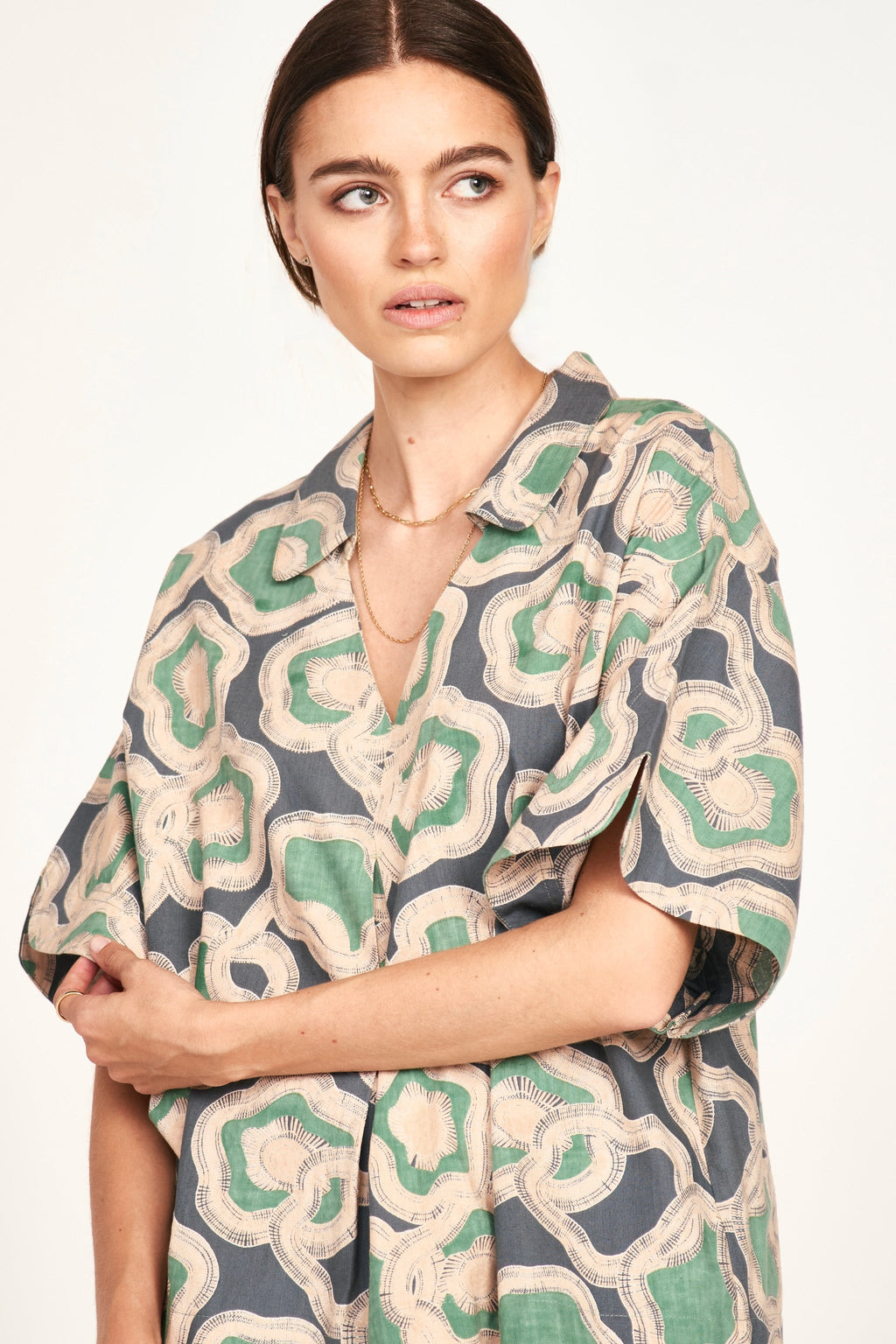 V-neck boxy pullover top