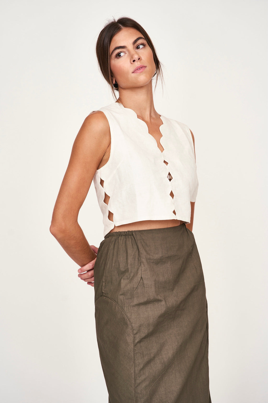 Sleeveless cropped top in White