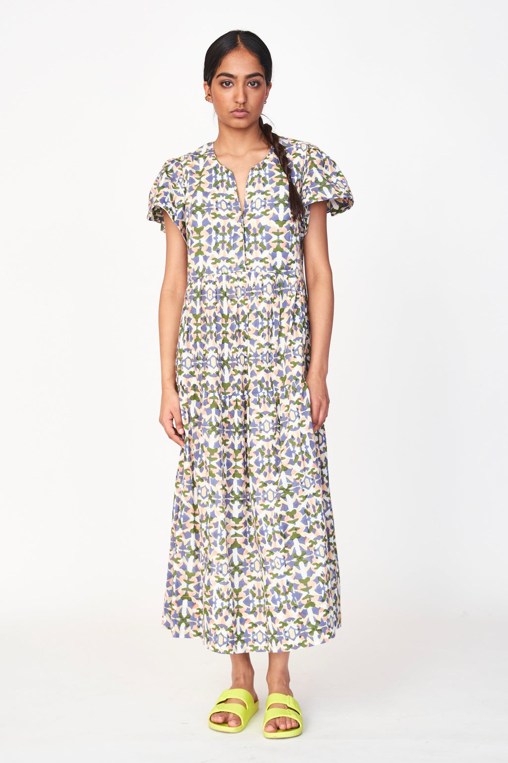 Dress in Ankle length gathered sleeves