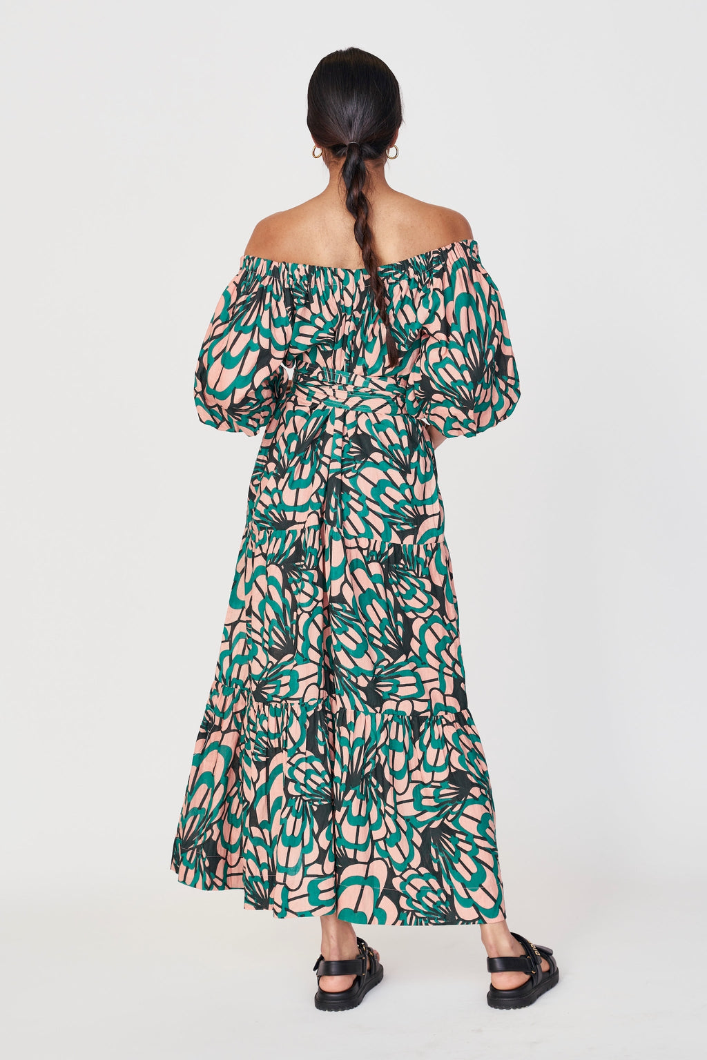 Dress in soft elastic scoop neckline