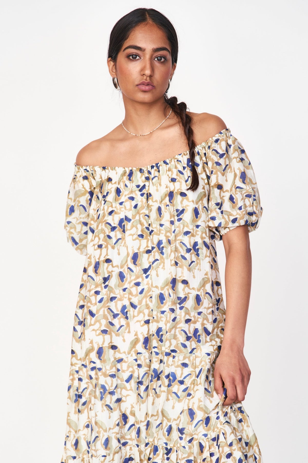 Soft elastic scoop neckline Dress