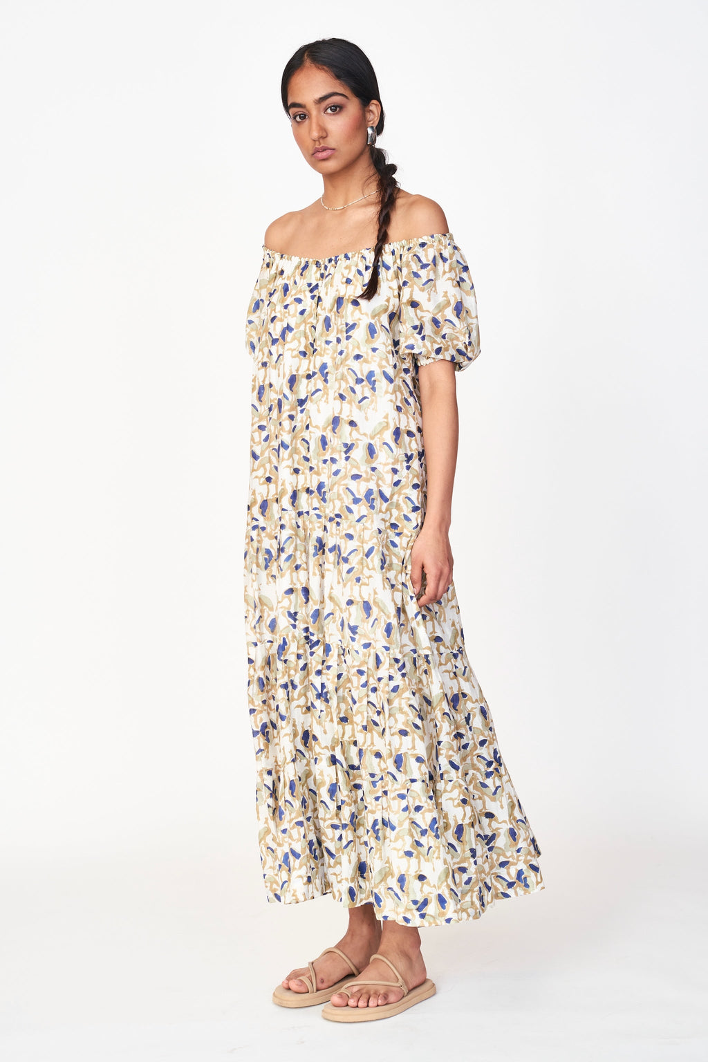 Soft elastic scoop neckline Dress