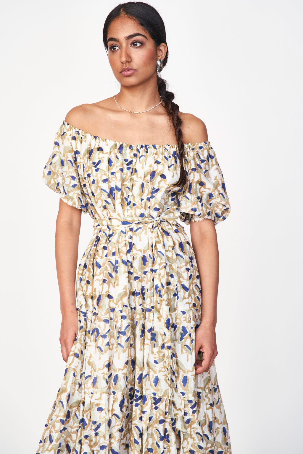 Soft elastic scoop neckline Dress