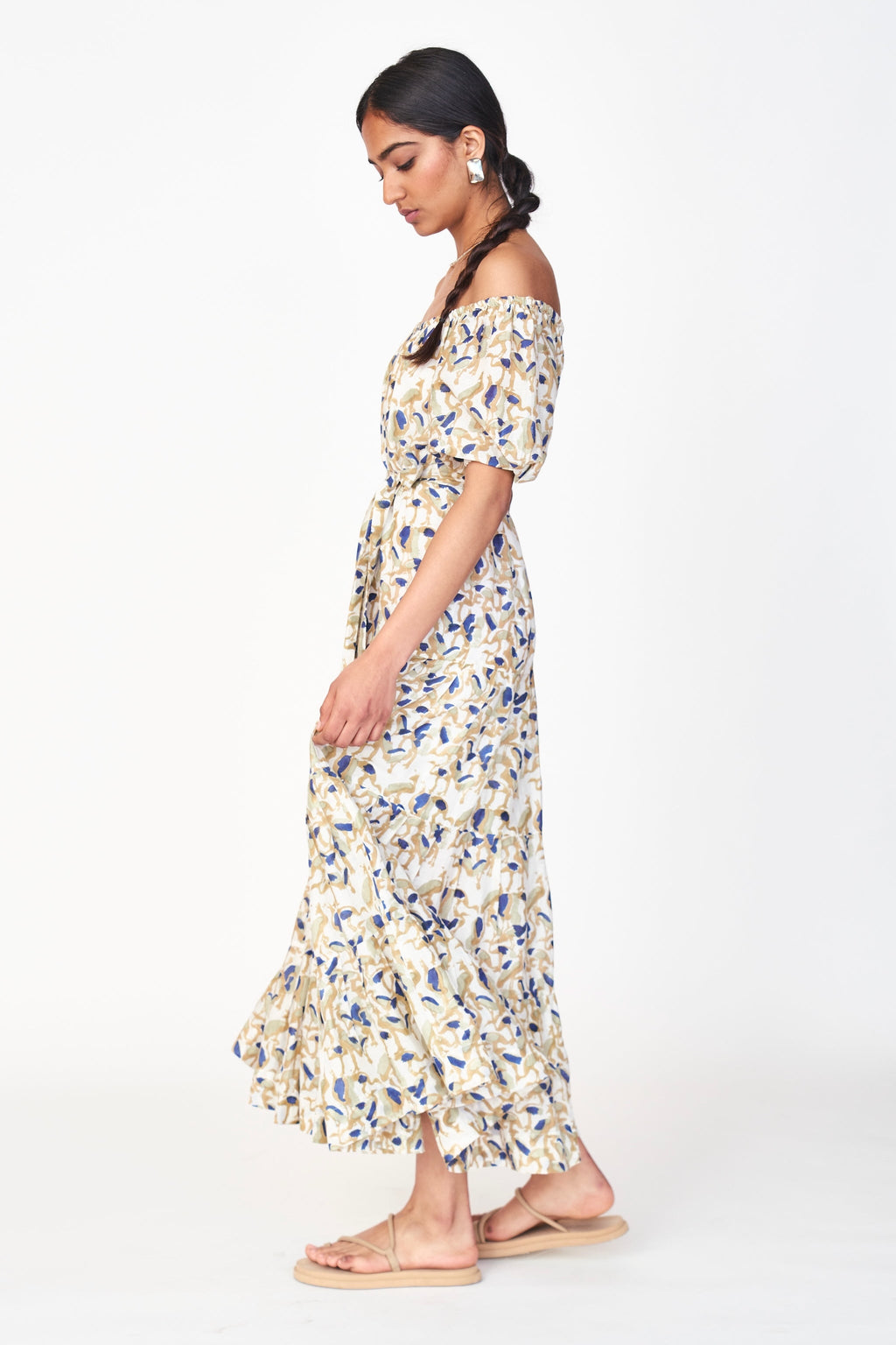 Soft elastic scoop neckline Dress