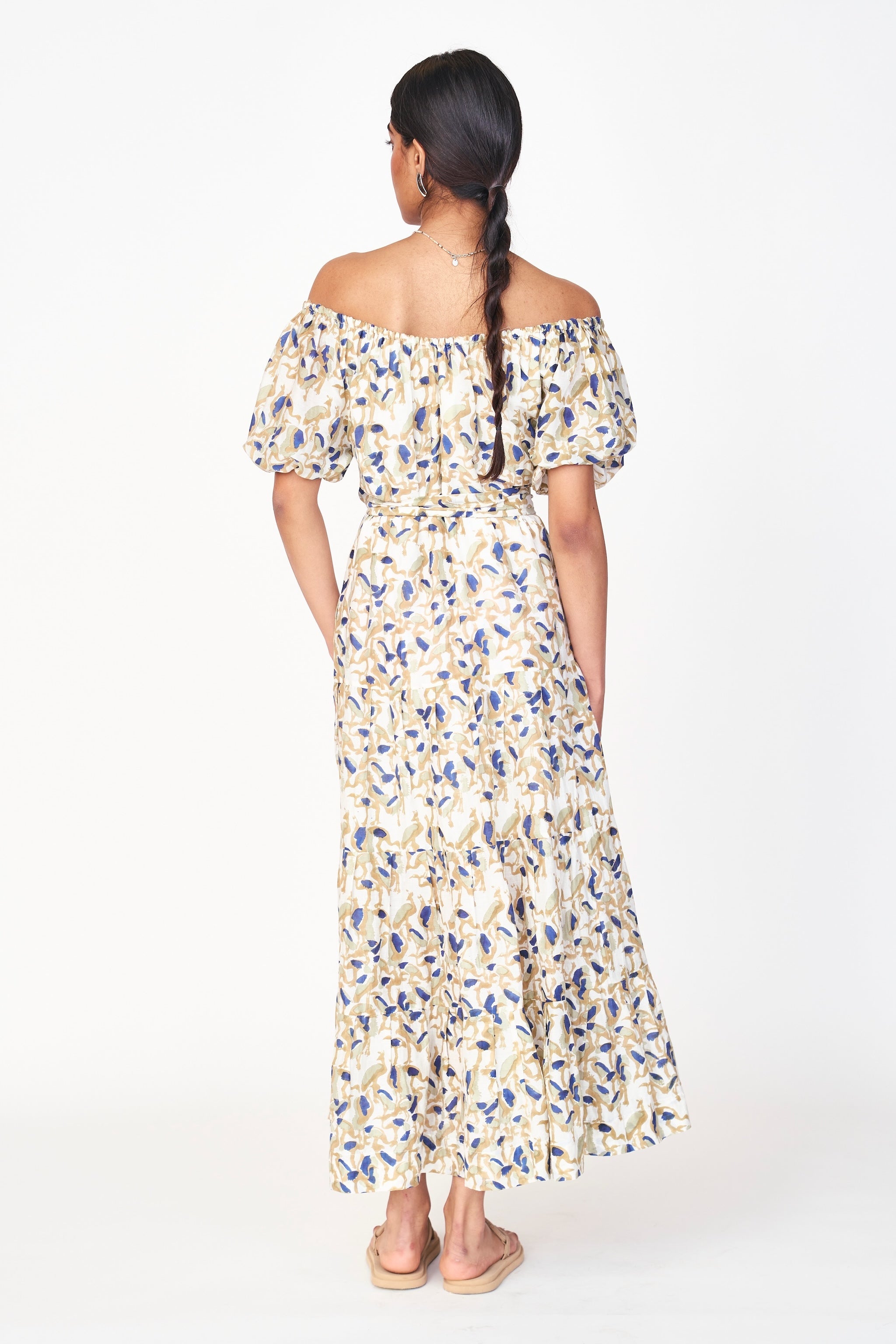 Soft elastic scoop neckline Dress