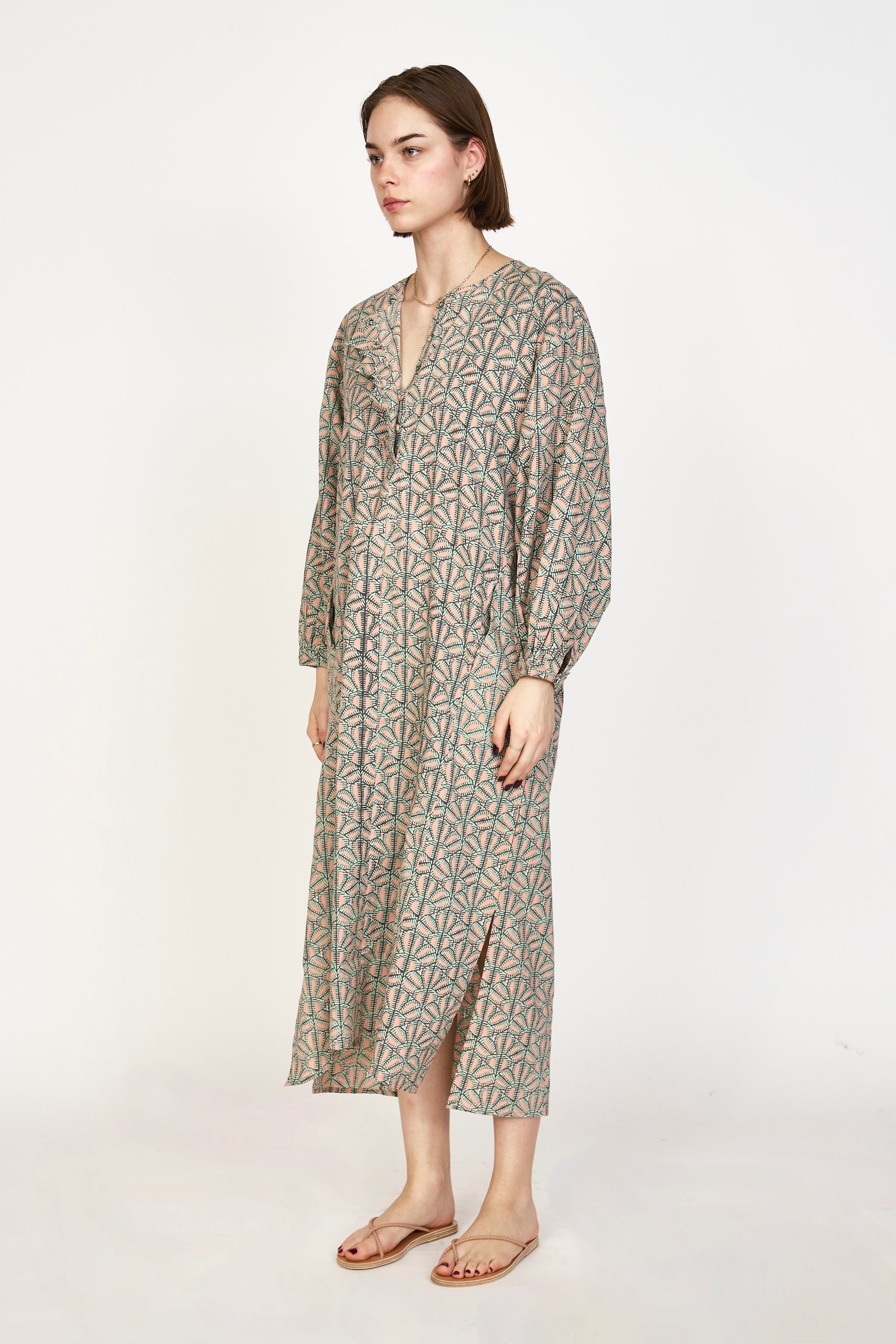 Caftan in Trellis in Petal