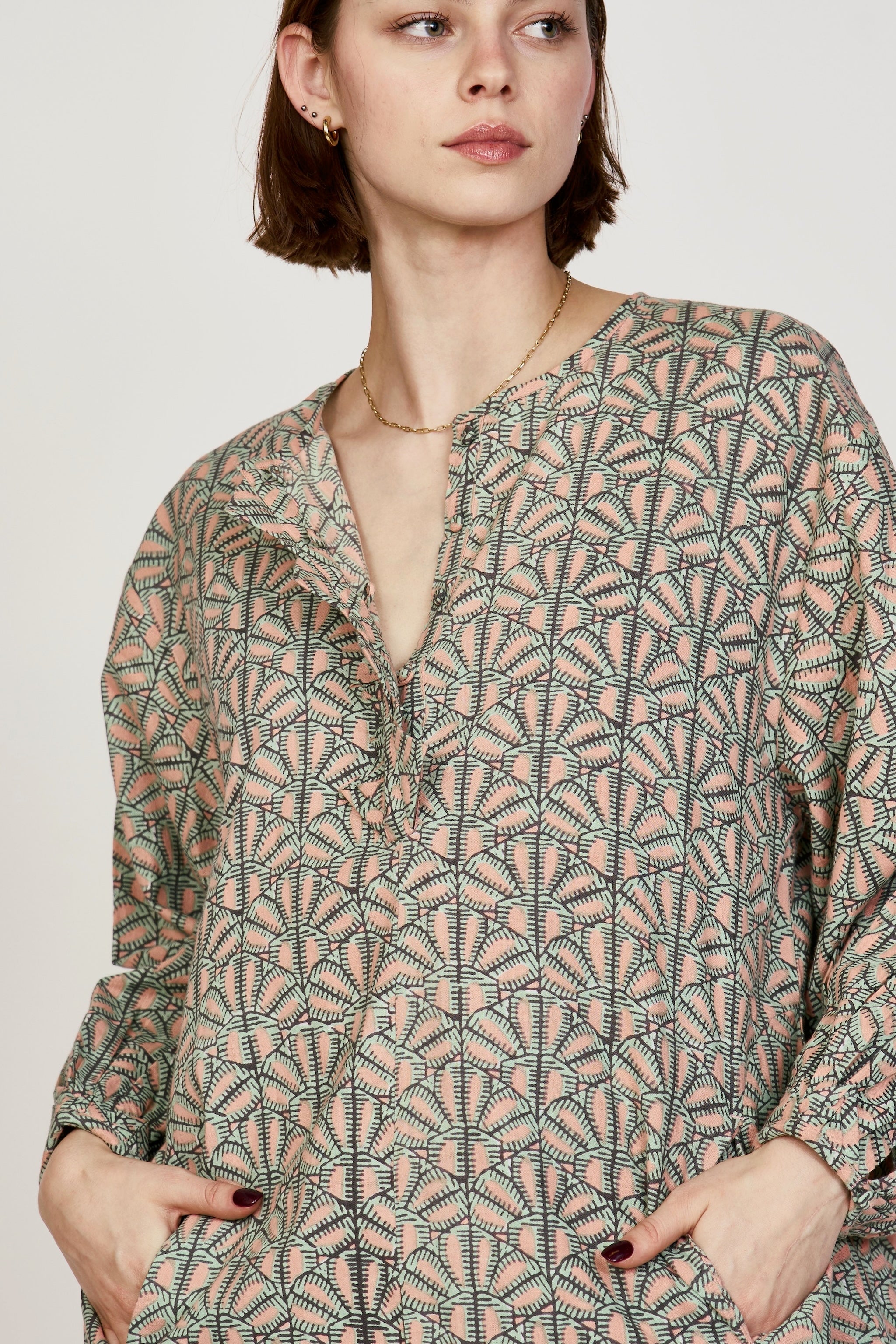 Caftan in Trellis in Petal