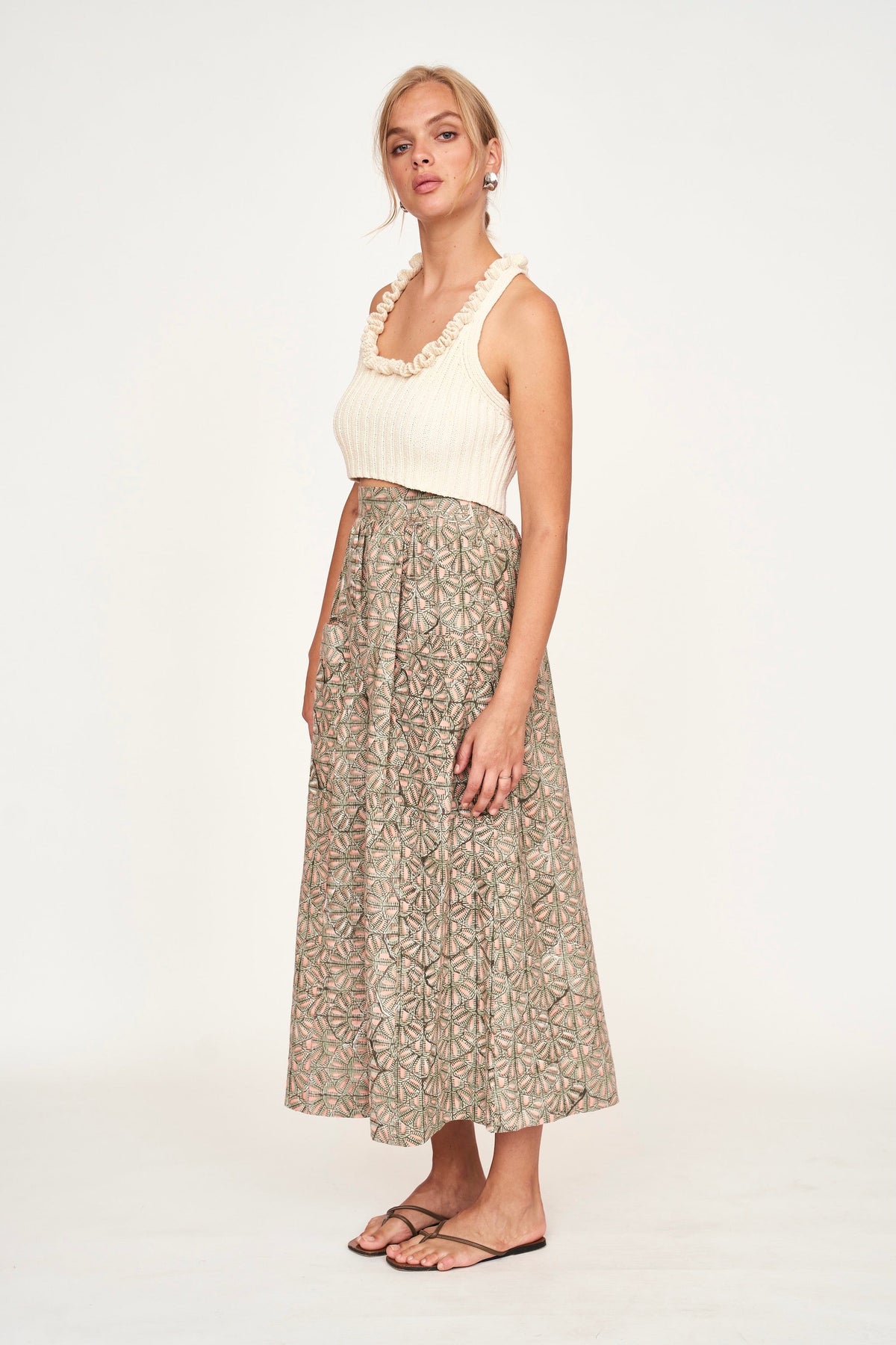 Skirt in Trellis in Petal