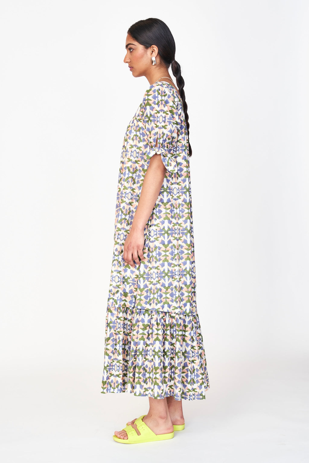 Dress in square neckline in front and back