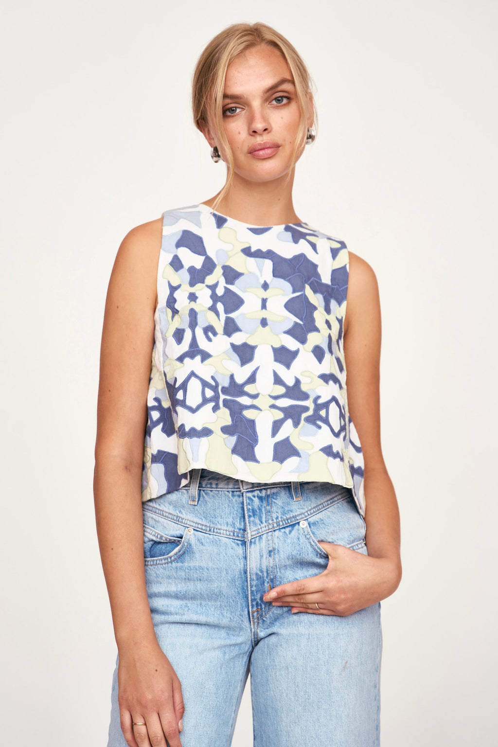 Cropped tank top with high neckline