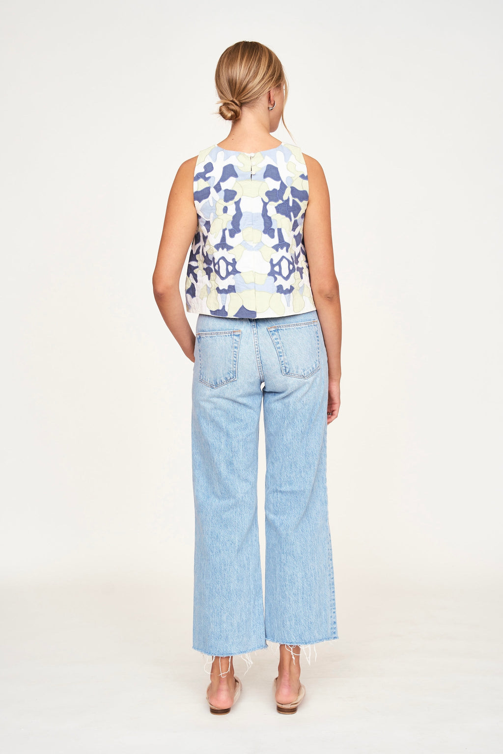 Cropped tank top with high neckline