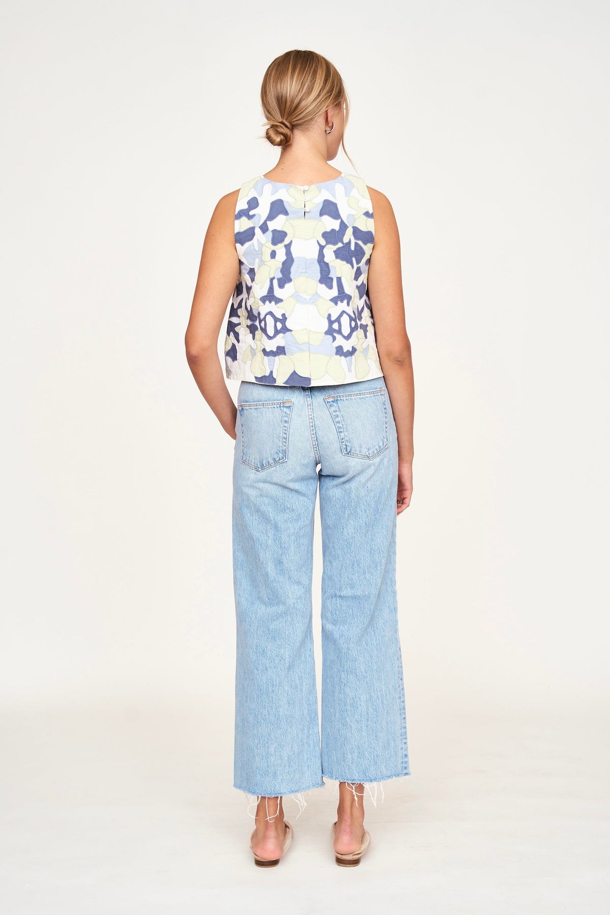 Cropped tank top with high neckline