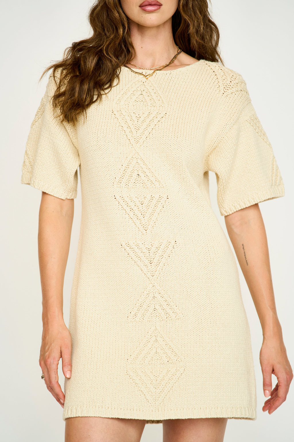 Dress in oversized short sleeves